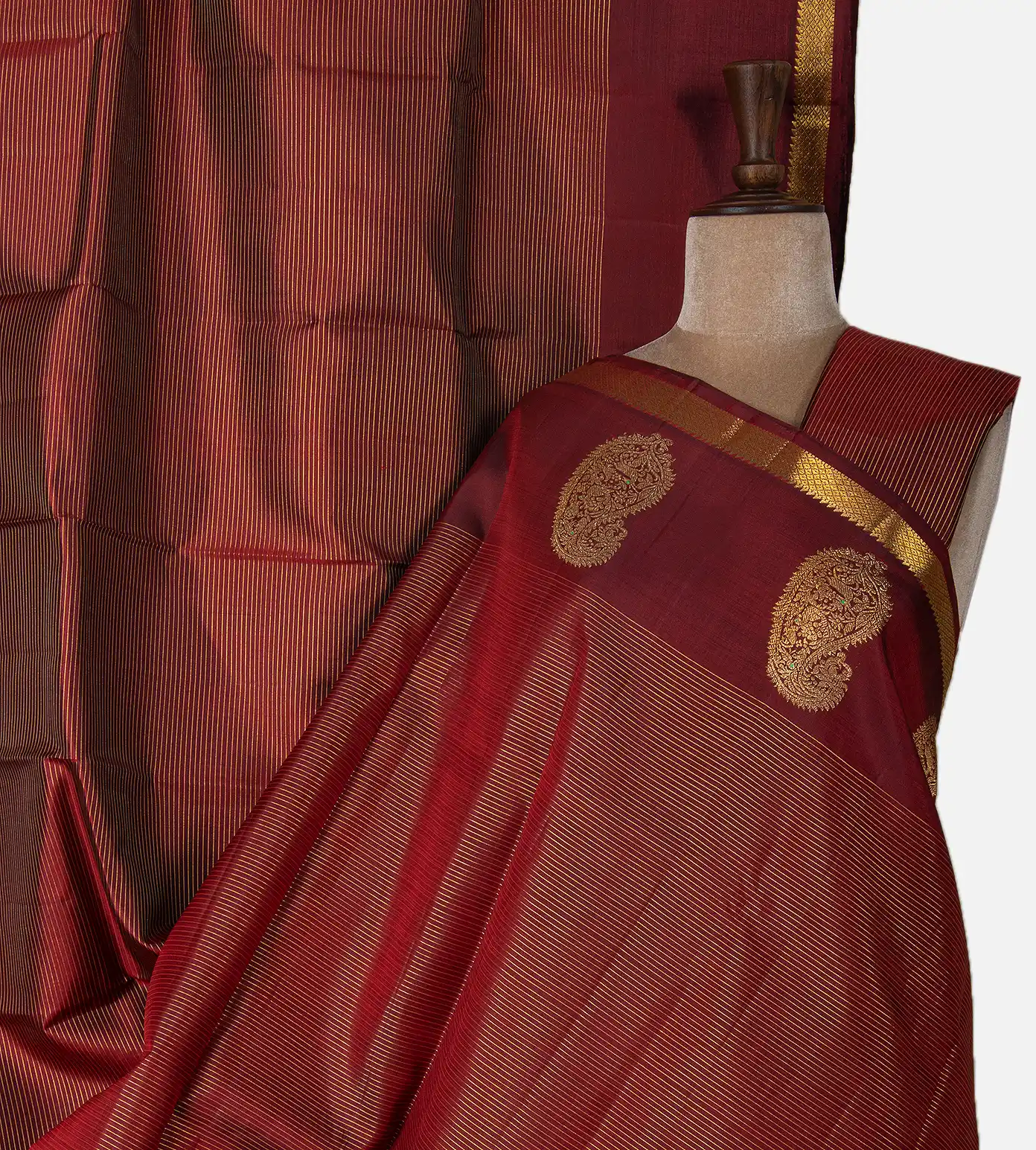 maroon-kanchipuram-silk-saree-d06110451-a