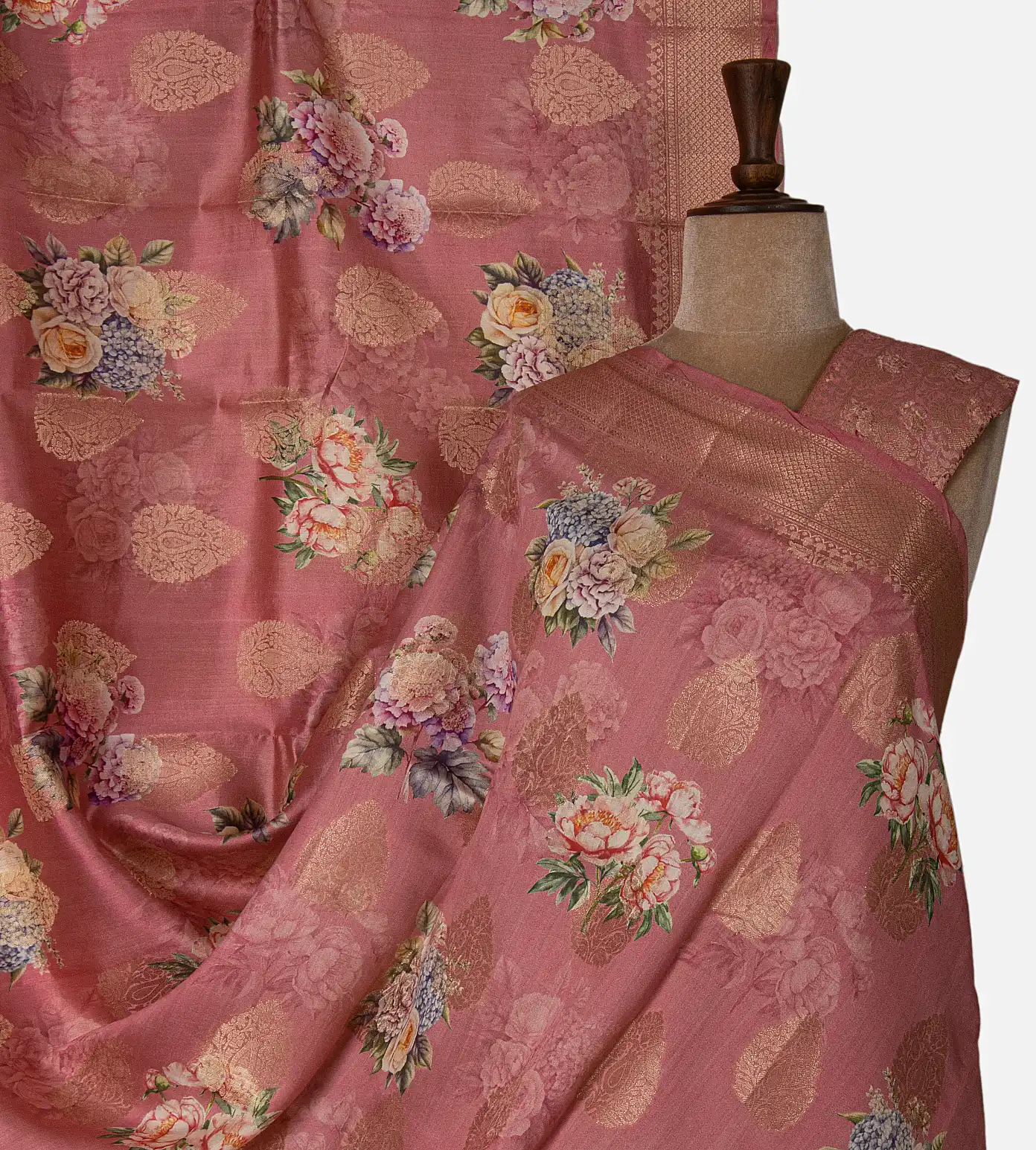 salmon-pink-chaniya-silk-saree-d0291994-a
