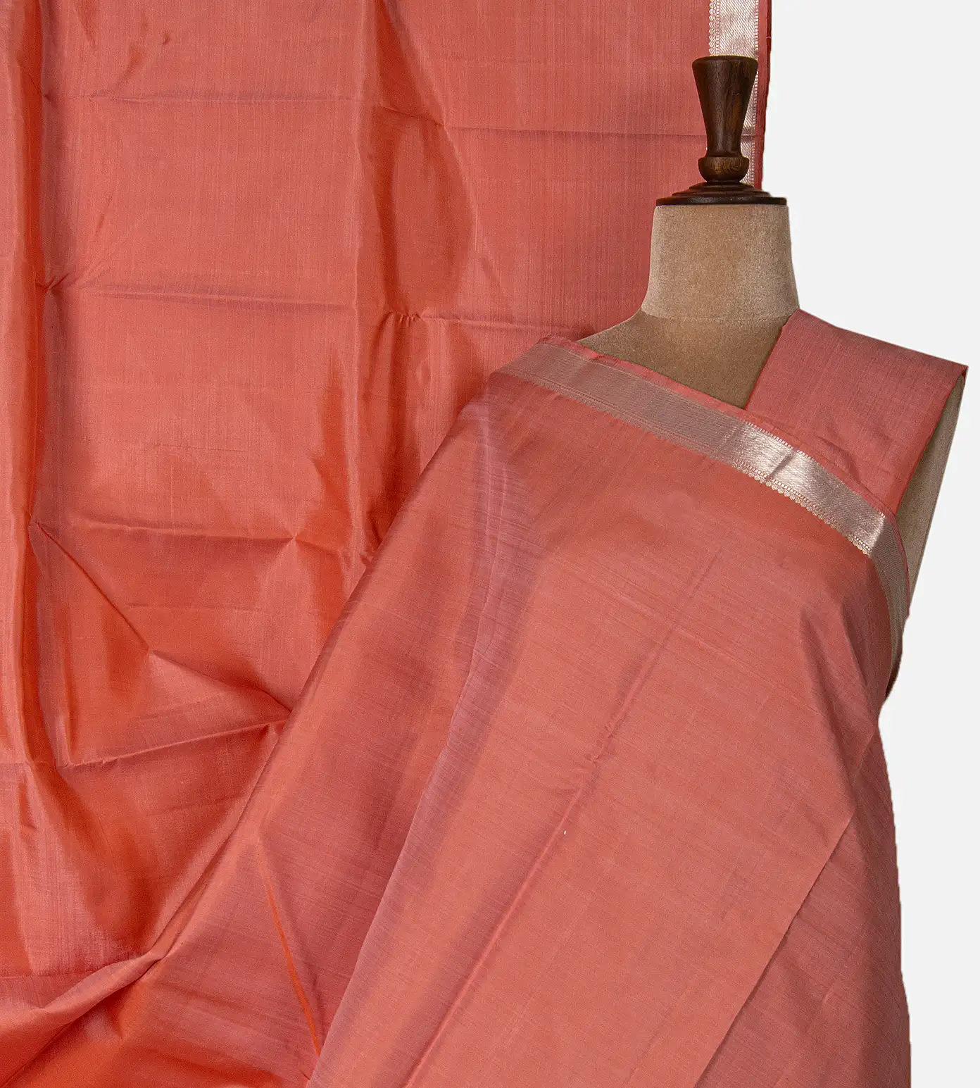 salmon-pink-kanchipuram-silk-saree-d05106326-a