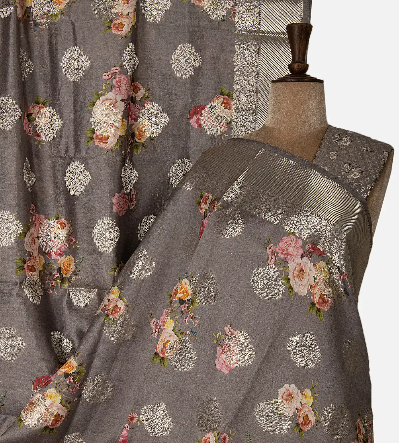 grey-chaniya-silk-saree-d0397936-a