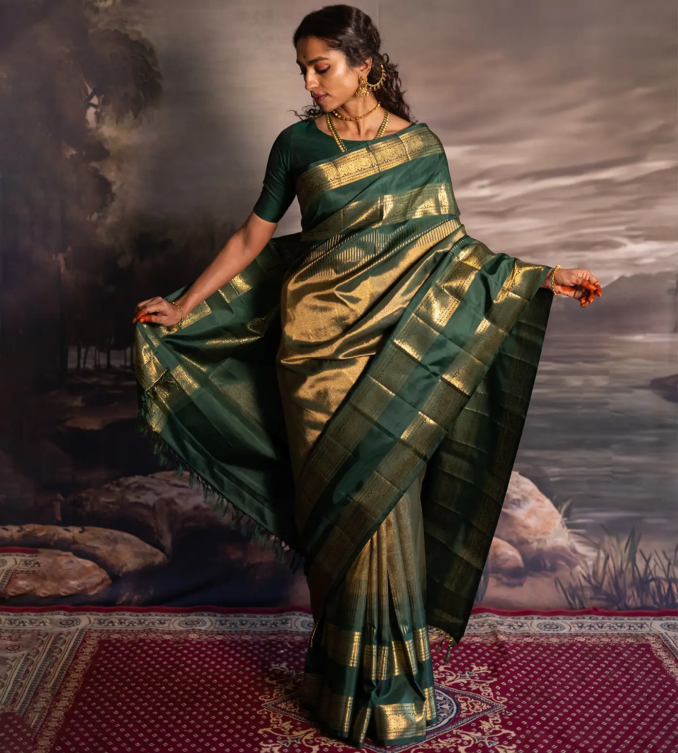 green-kanchipuram-silk-saree-d06110046-b