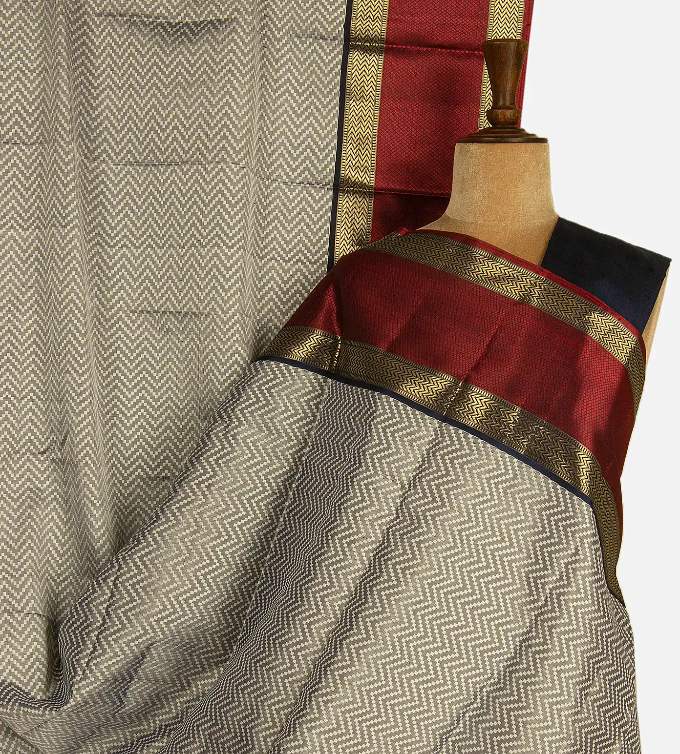 grey-and-off-white-kanchipuram-silk-saree-d06108818-a