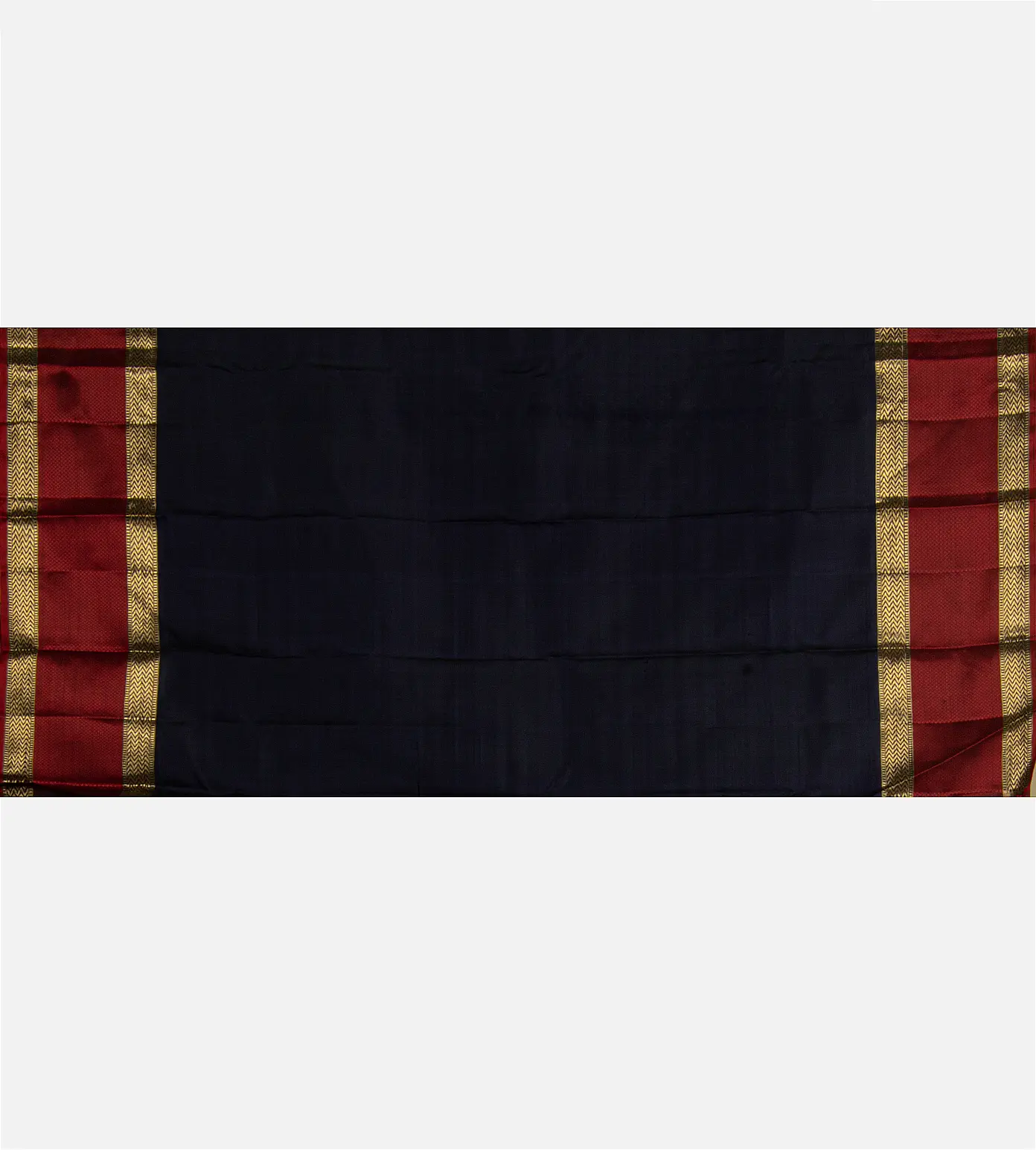 grey-and-off-white-kanchipuram-silk-saree-d06108818-d