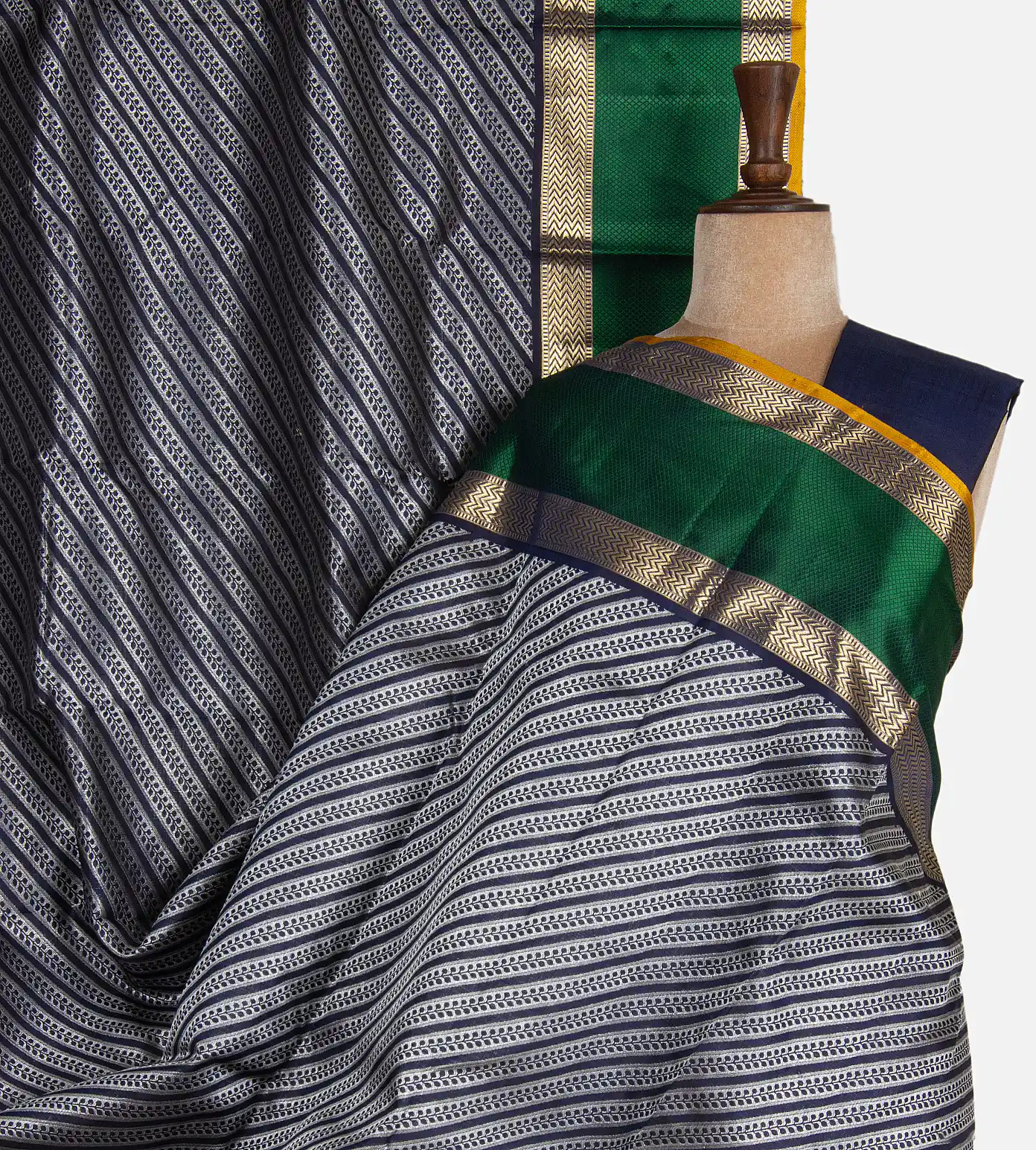 navy-blue-kanchipuram-silk-saree-d0187315-a