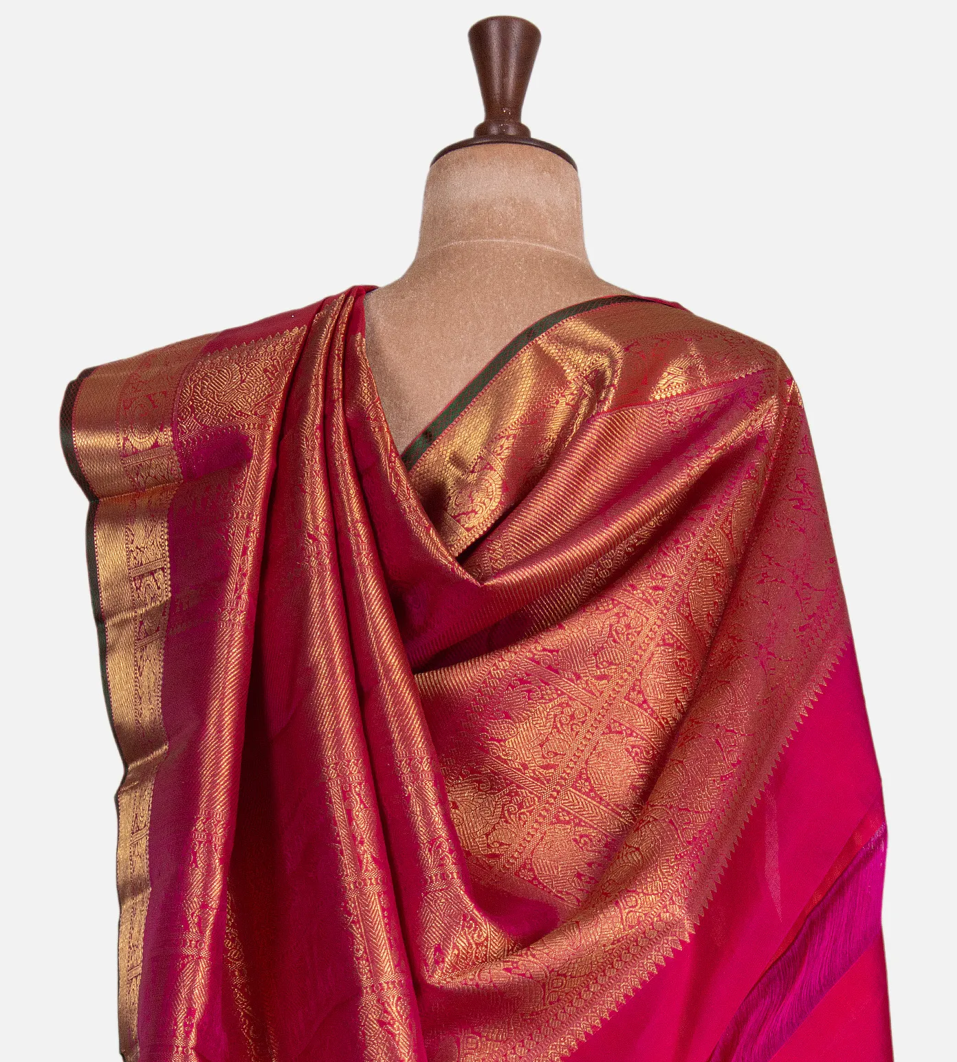 red-kanchipuram-silk-saree-d04101339-c