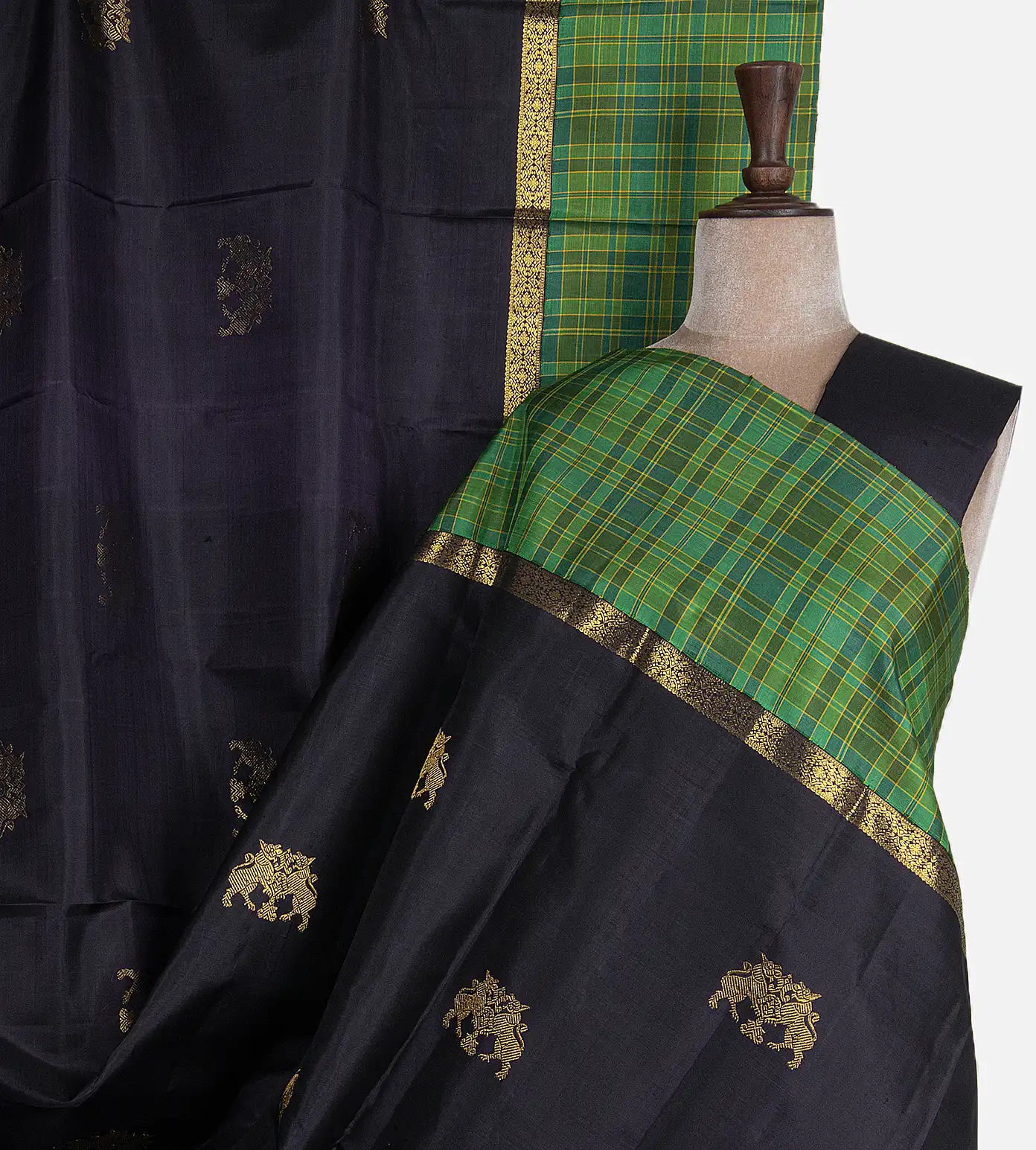 black-kanchipuram-silk-saree-d06110935-a