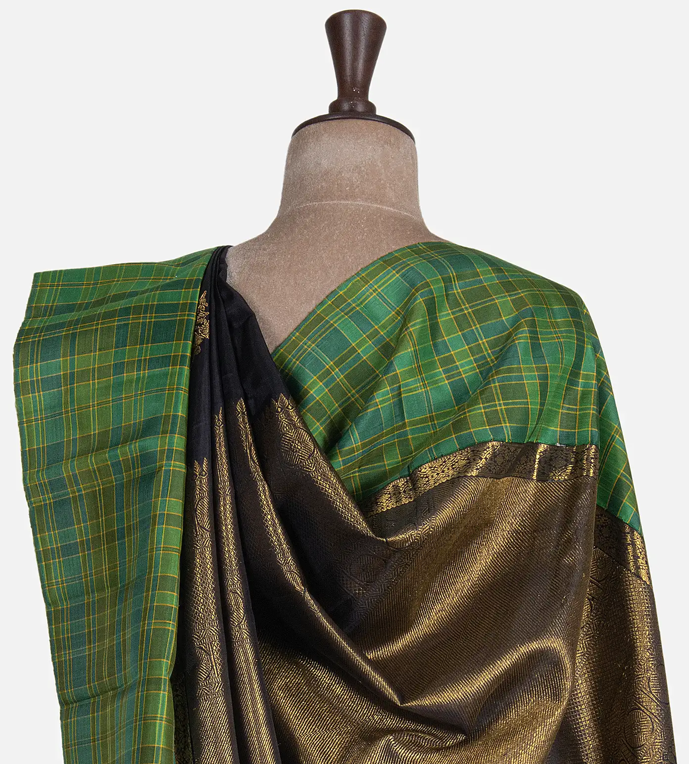 black-kanchipuram-silk-saree-d06110935-c