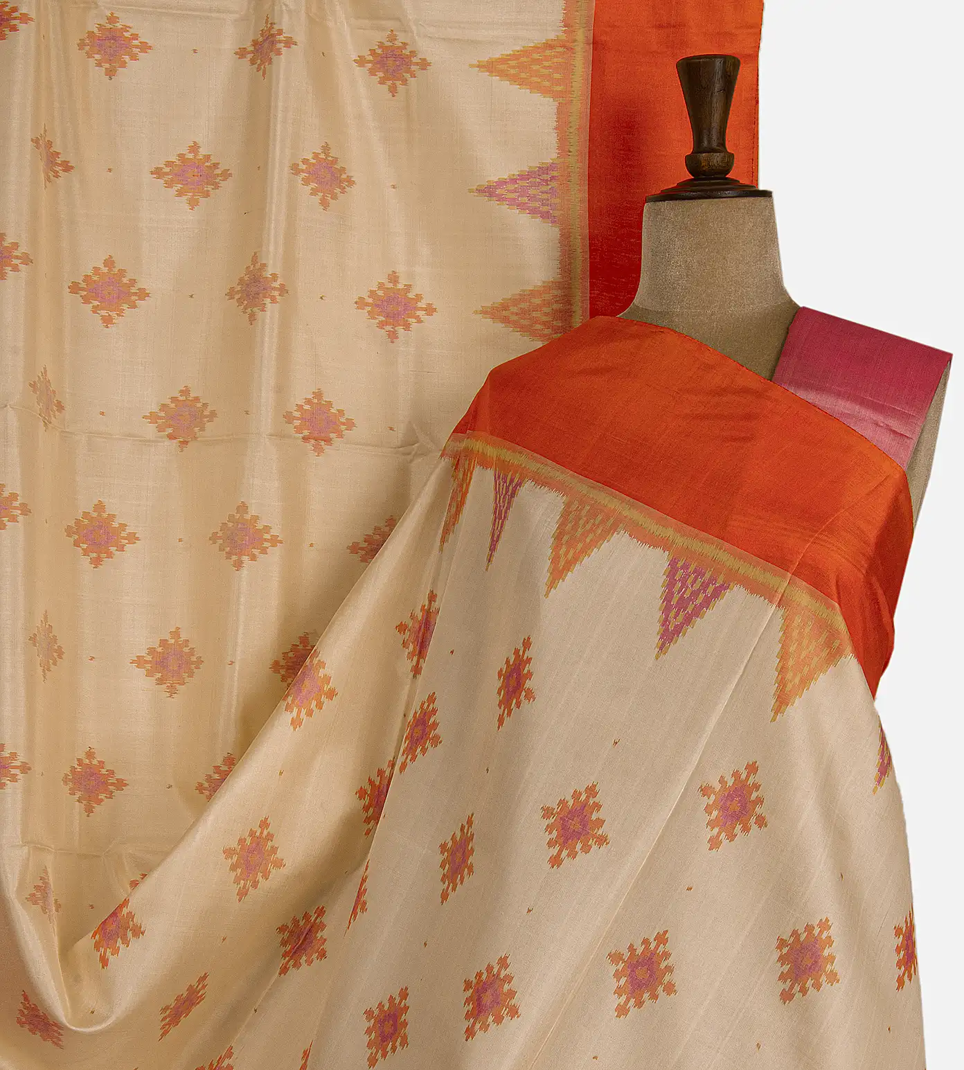 light-beige-patola-silk-saree-d04101242-a