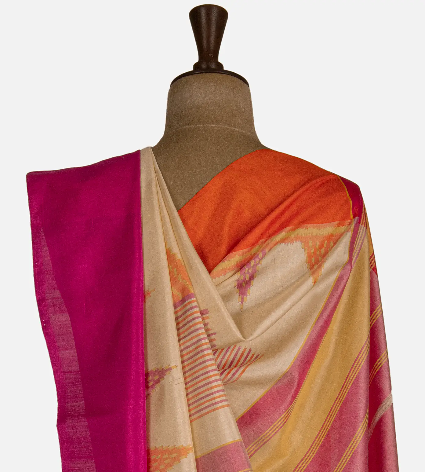 light-beige-patola-silk-saree-d04101242-c