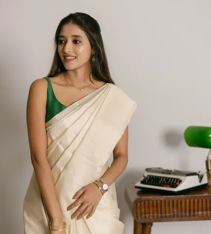 creme-kanchipuram-silk-saree-d06110250-d