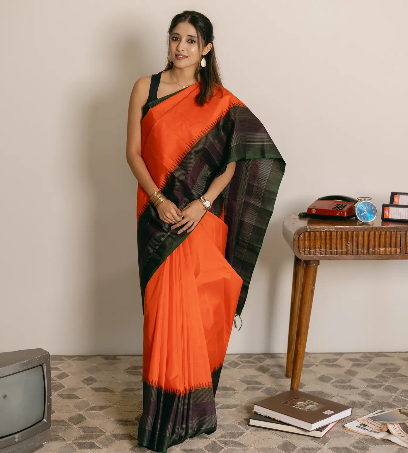 orange-kanchipuram-silk-saree-d08116153-b