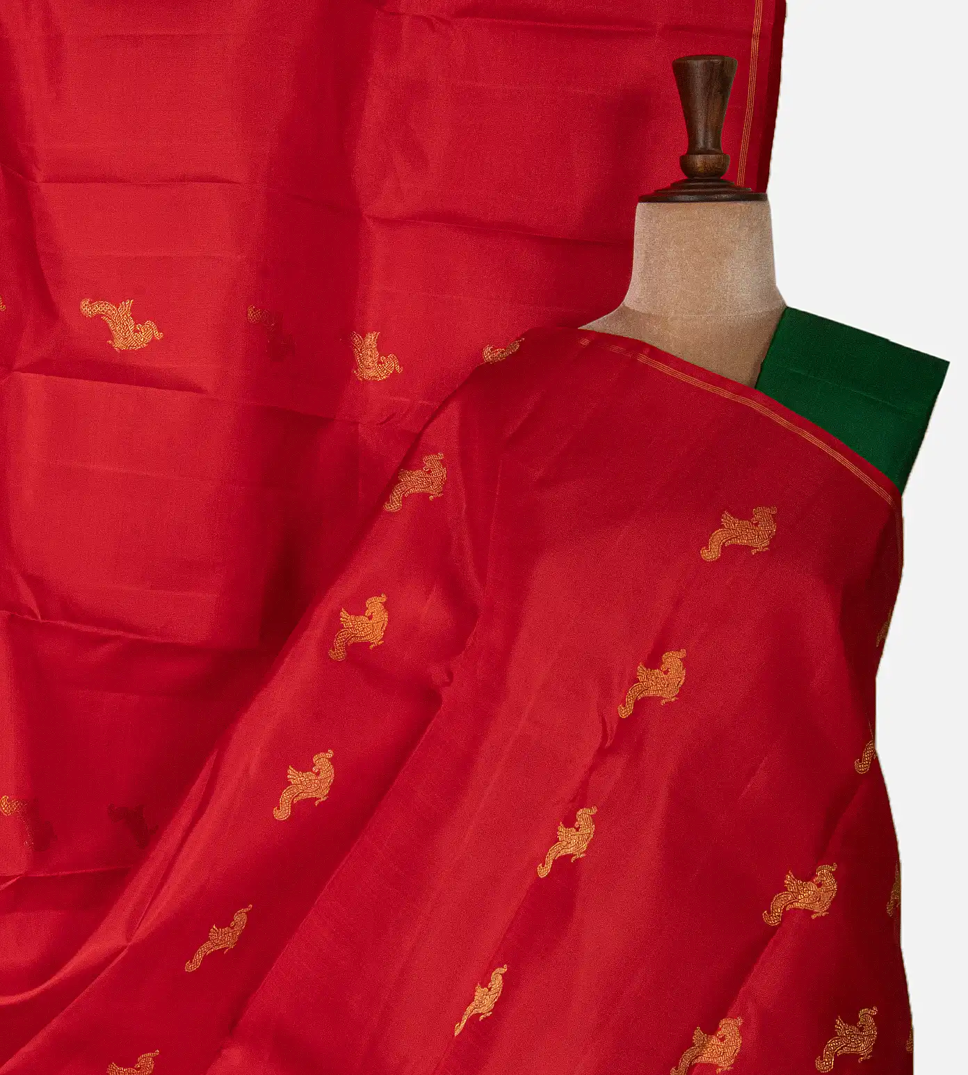 red-kanchipuram-silk-saree-d08116543-a