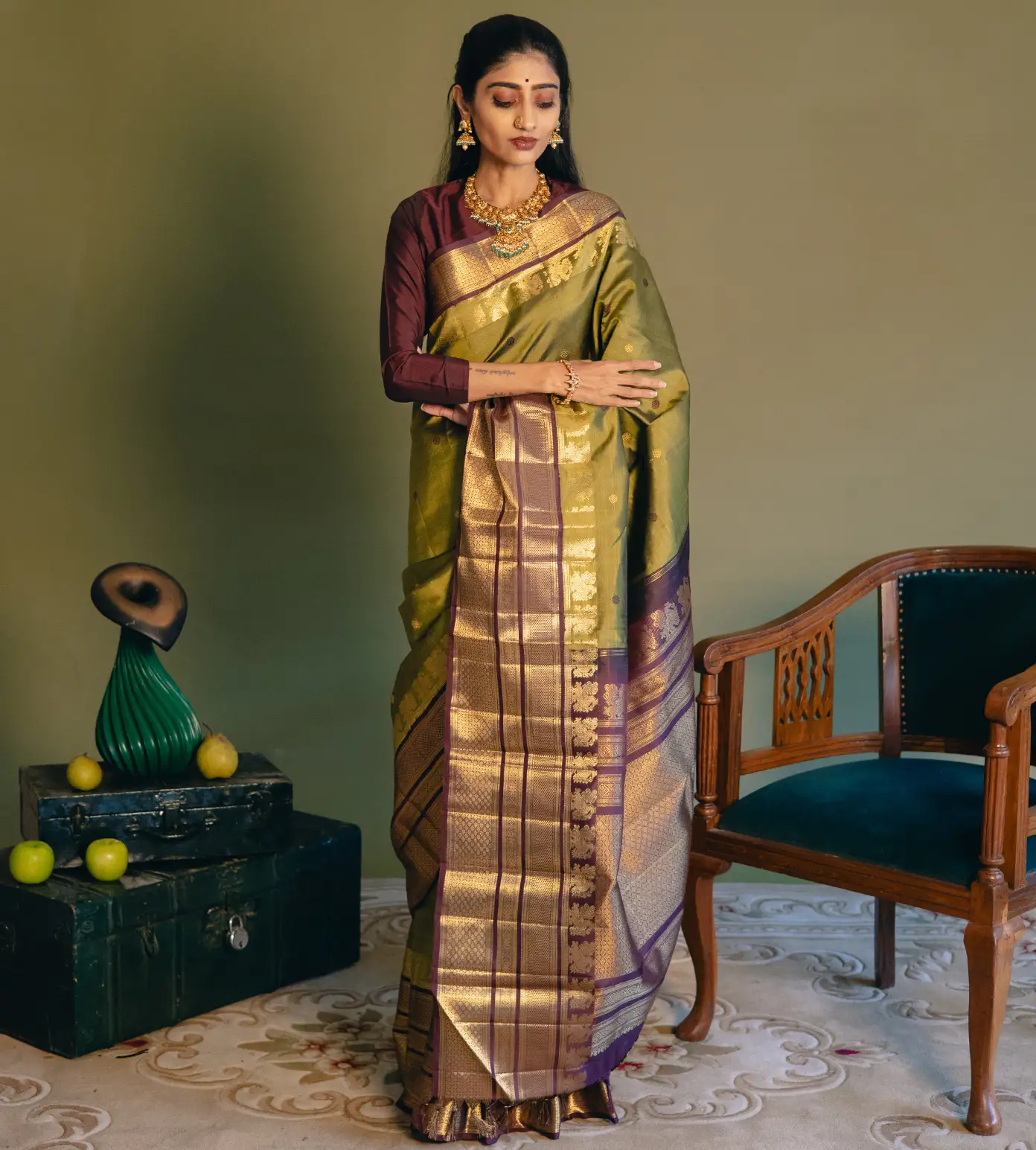green-kanchipuram-silk-saree-d07115572-b