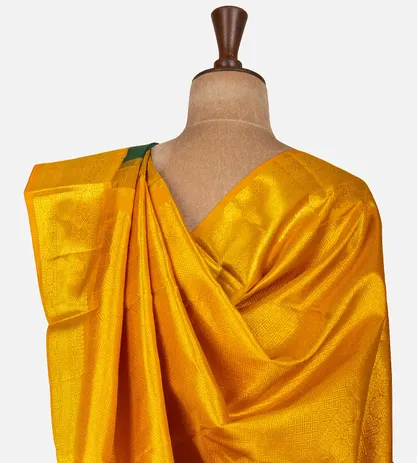 green-kanchipuram-silk-saree-d08116337-c