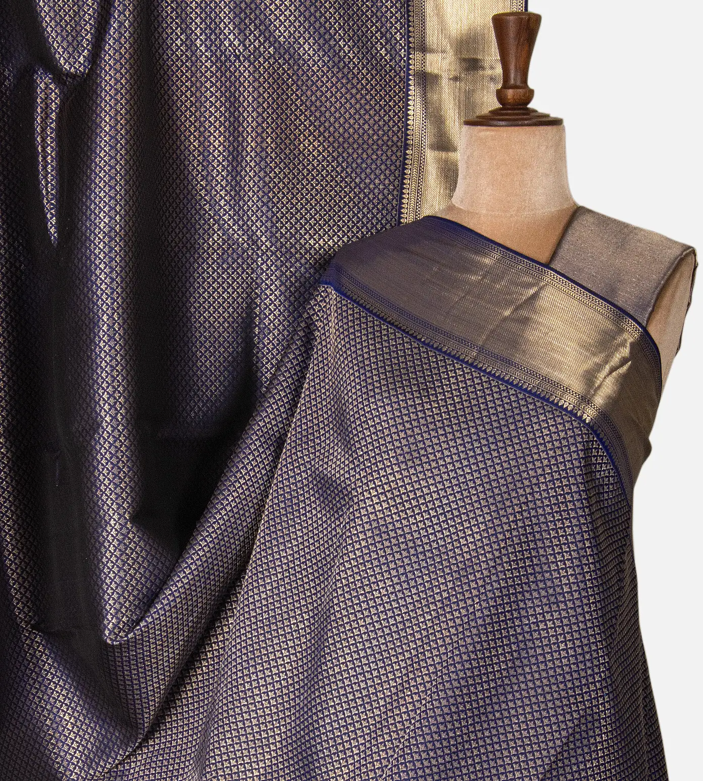 blue-kanchipuram-silk-saree-d04101289-a