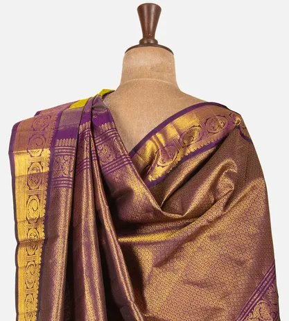 light-green-kanchipuram-silk-saree-d09121233-c