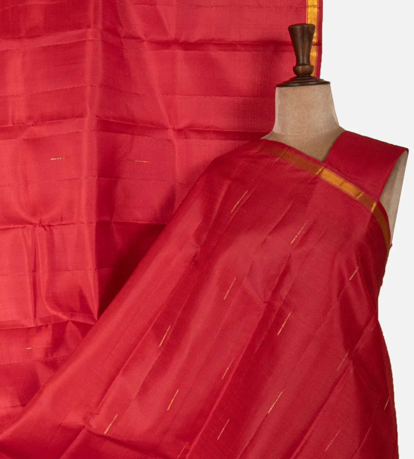 red-kanchipuram-silk-saree-d08116383-a