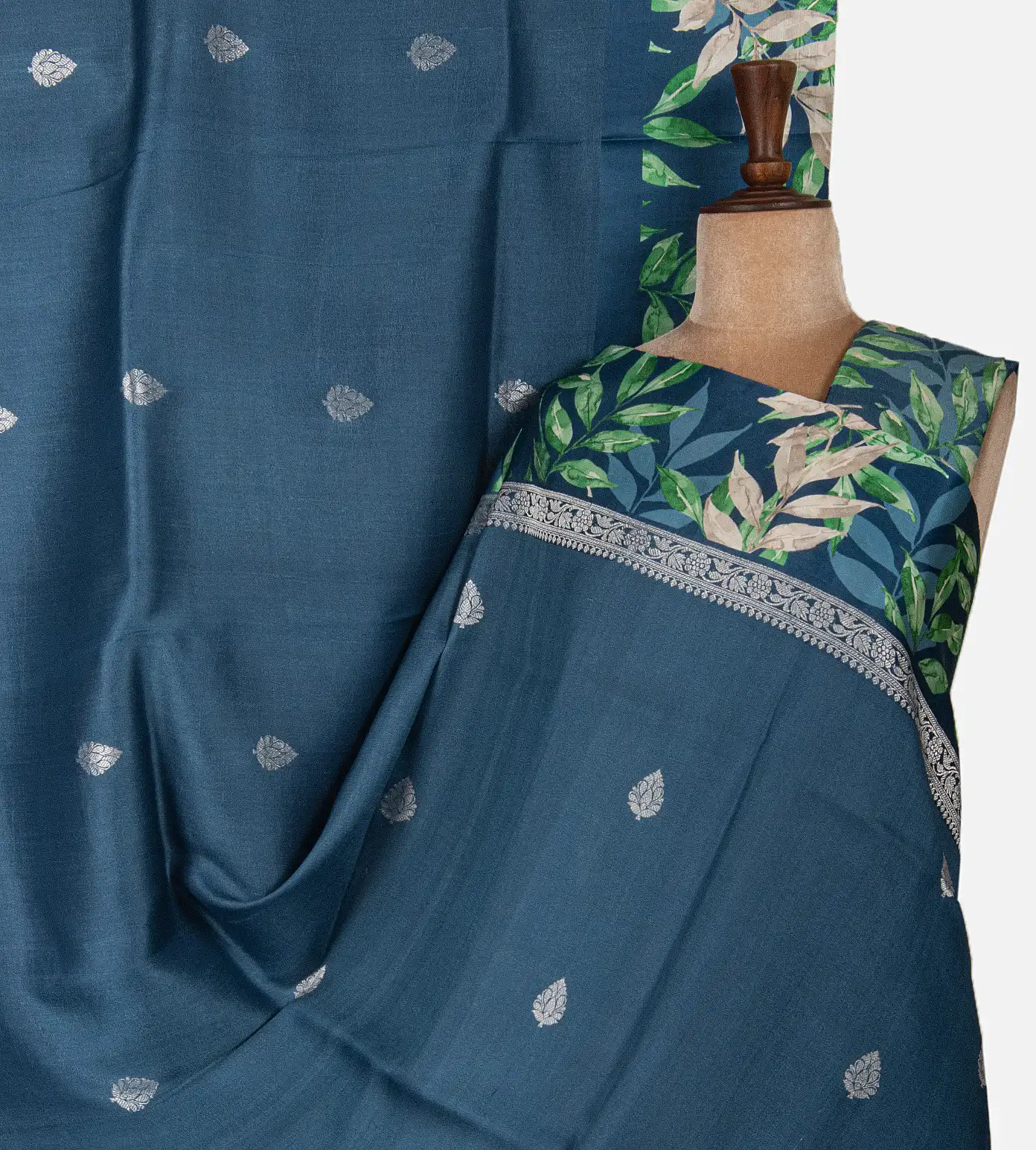 blue-kattan-silk-saree-d05106797-a