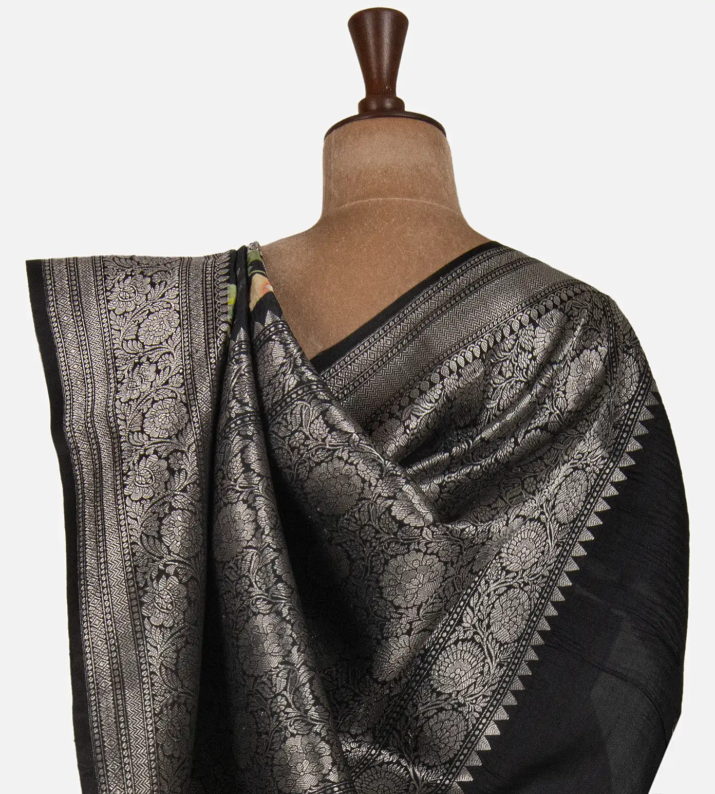 black-kattan-silk-saree-d08119363-c