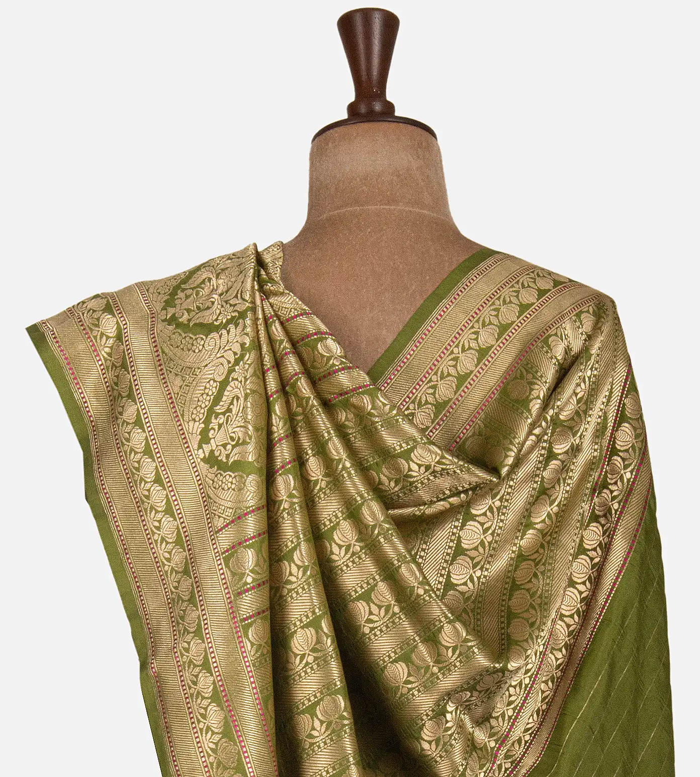 light-green-banarasi-silk-saree-d08118000-c