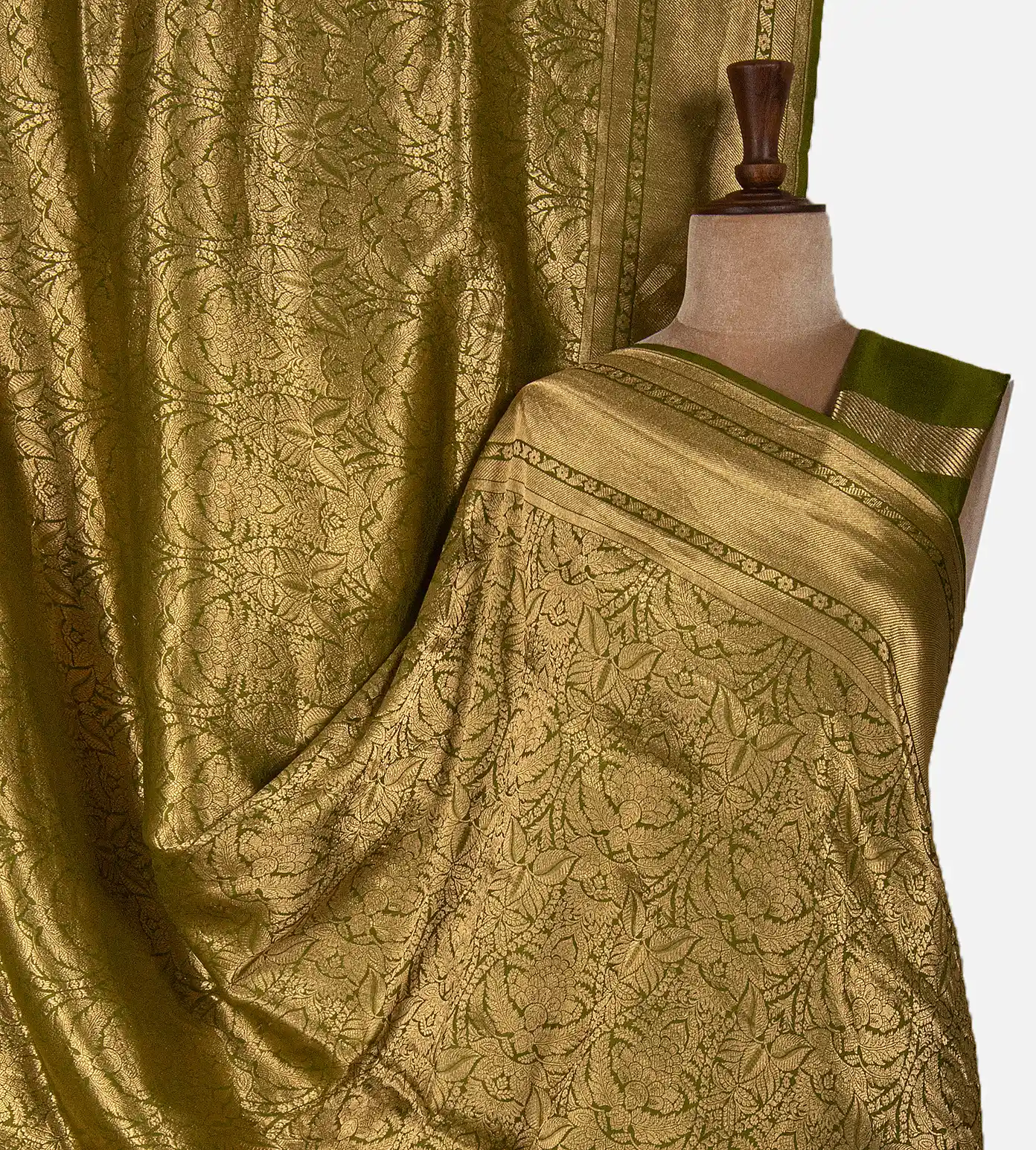 green-banarasi-silk-saree-d08118021-a