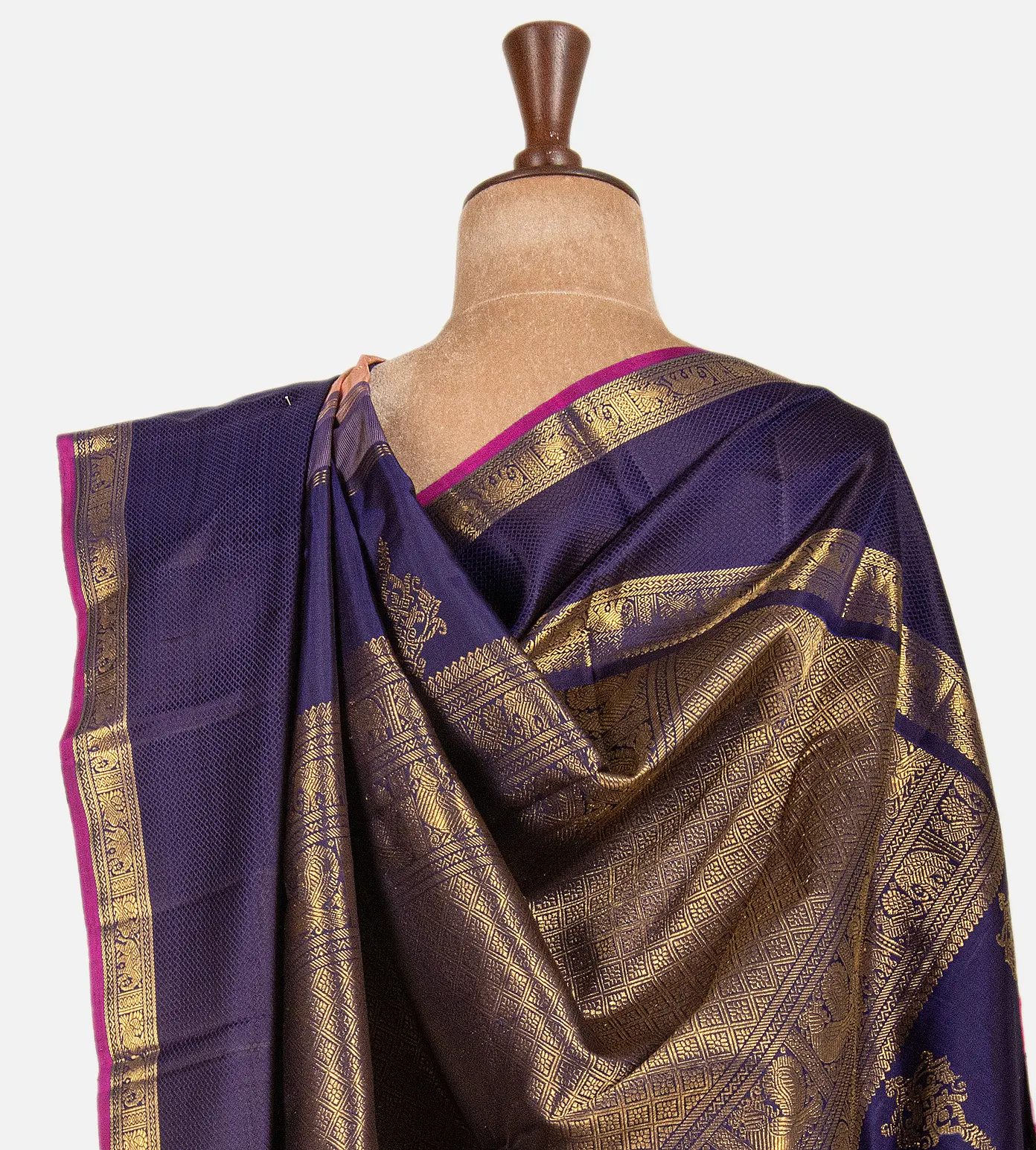 peach-kanchipuram-silk-saree-d08116941-c