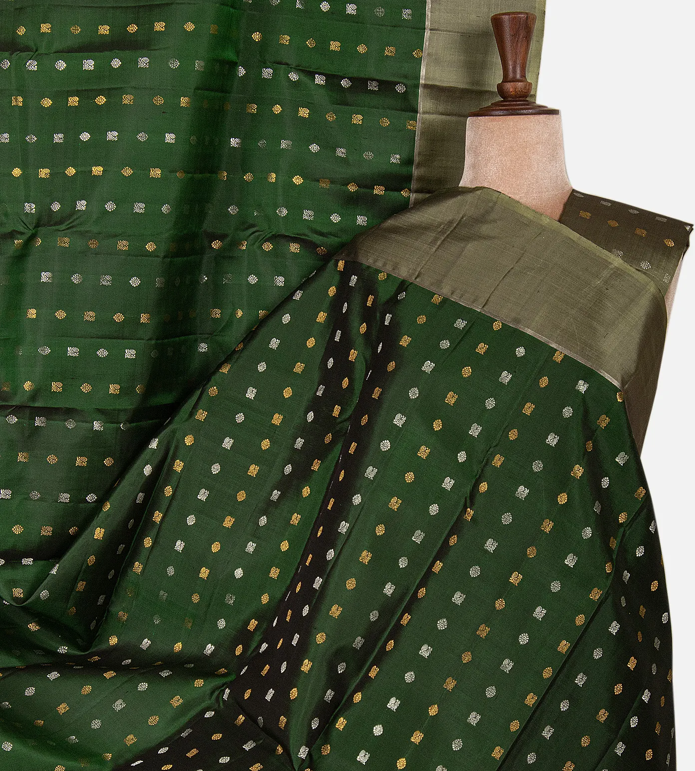 bottle-green-kanchipuram-silk-saree-d05106229-a