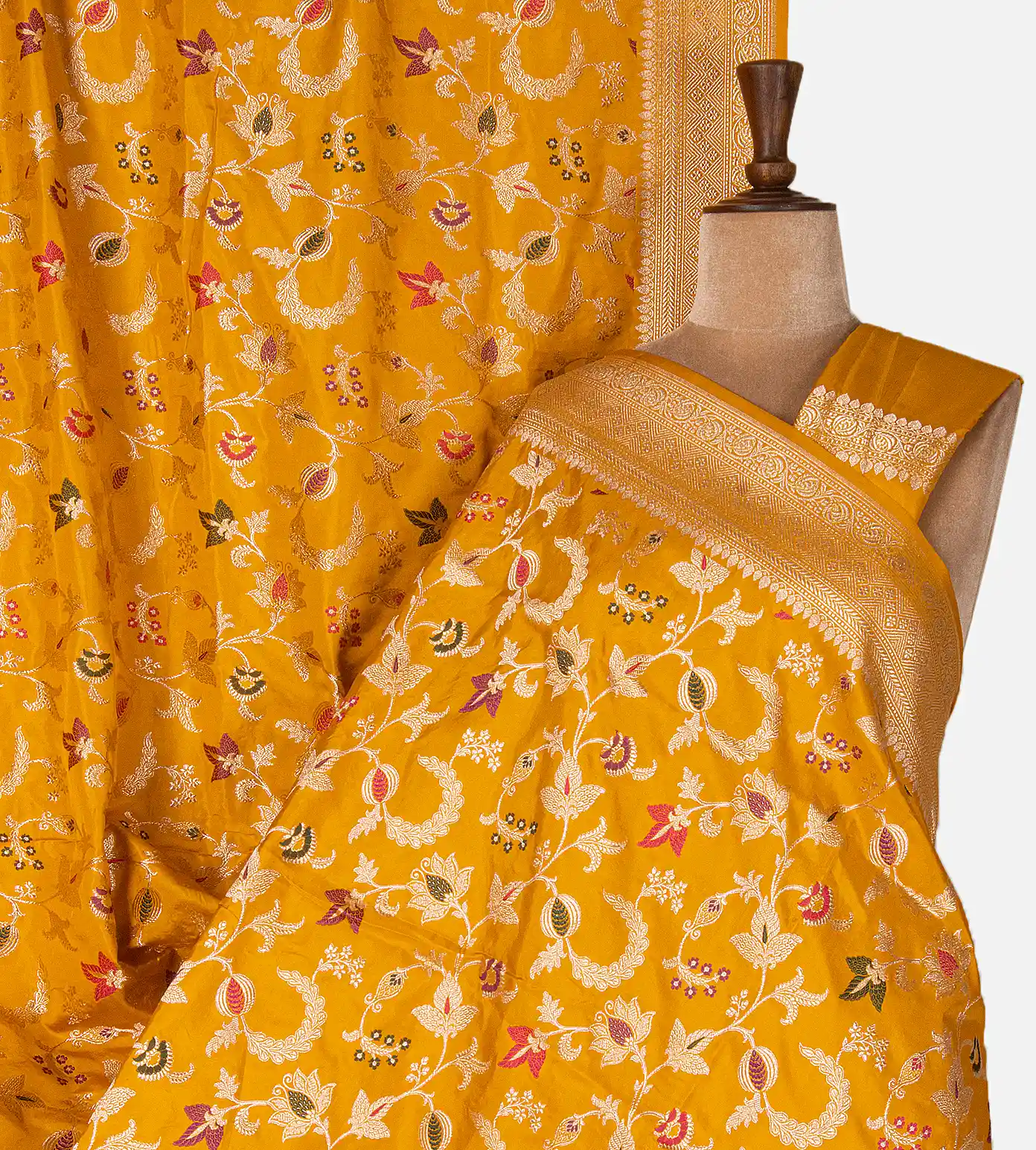yellow-banarasi-silk-saree-d09128877-a