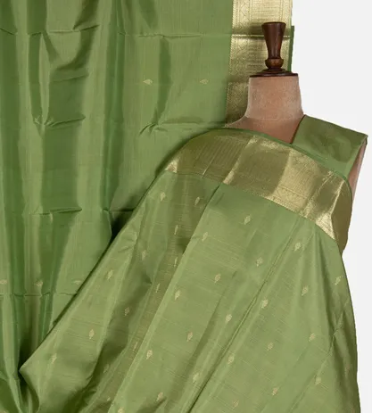 green-kanchipuram-silk-saree-d09122060-a