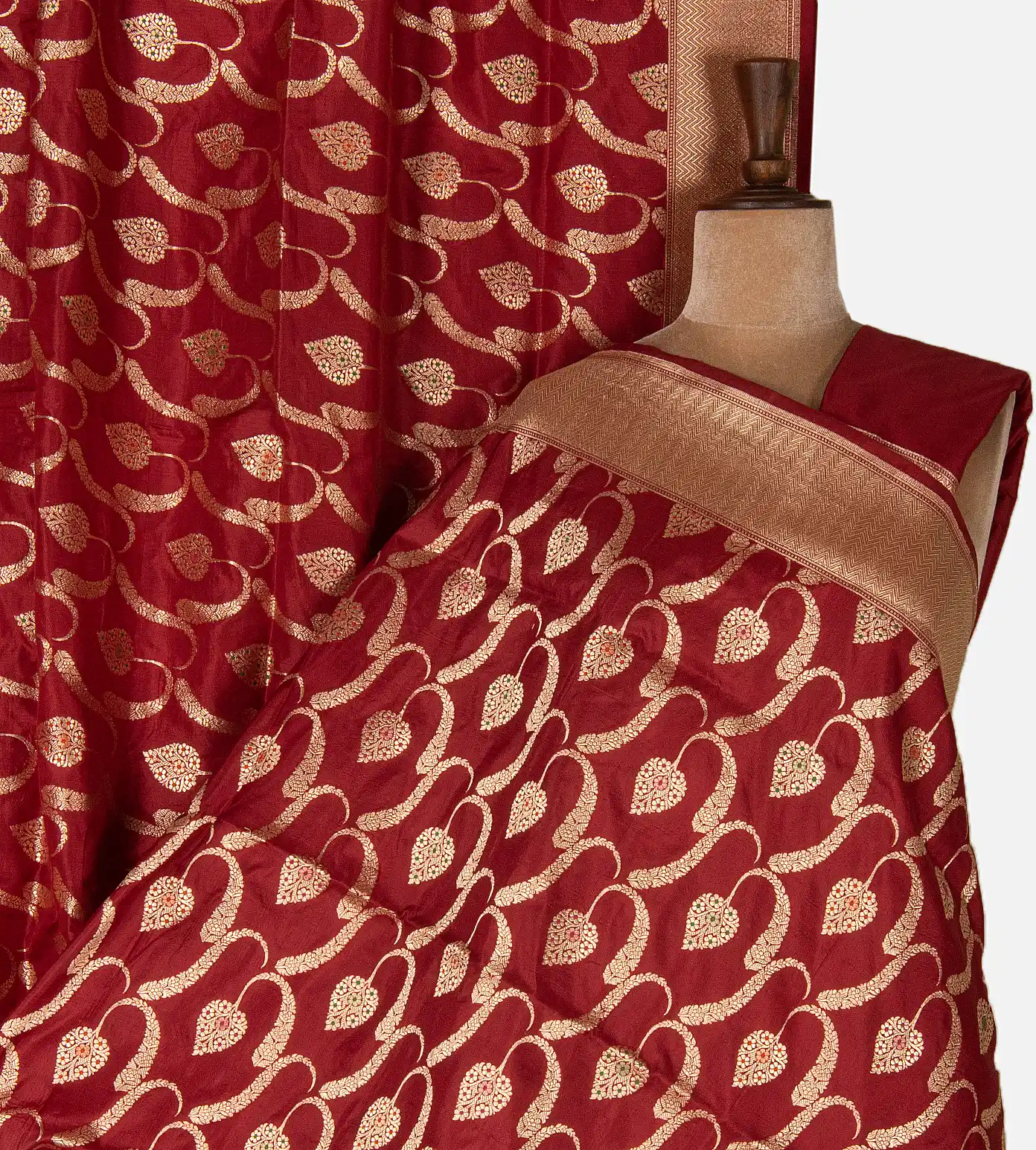 maroon-banarasi-silk-saree-d0398397-a