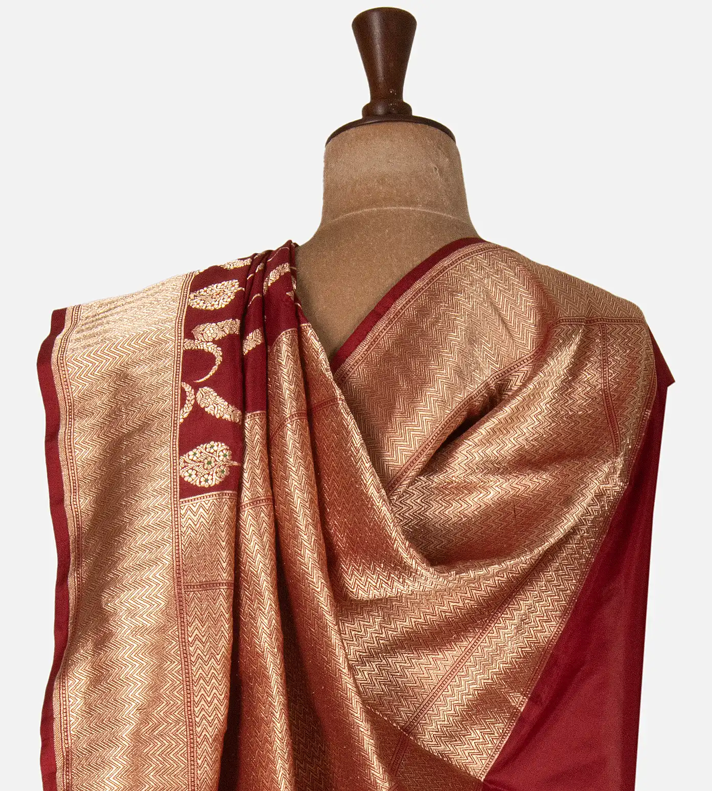 maroon-banarasi-silk-saree-d0398397-c