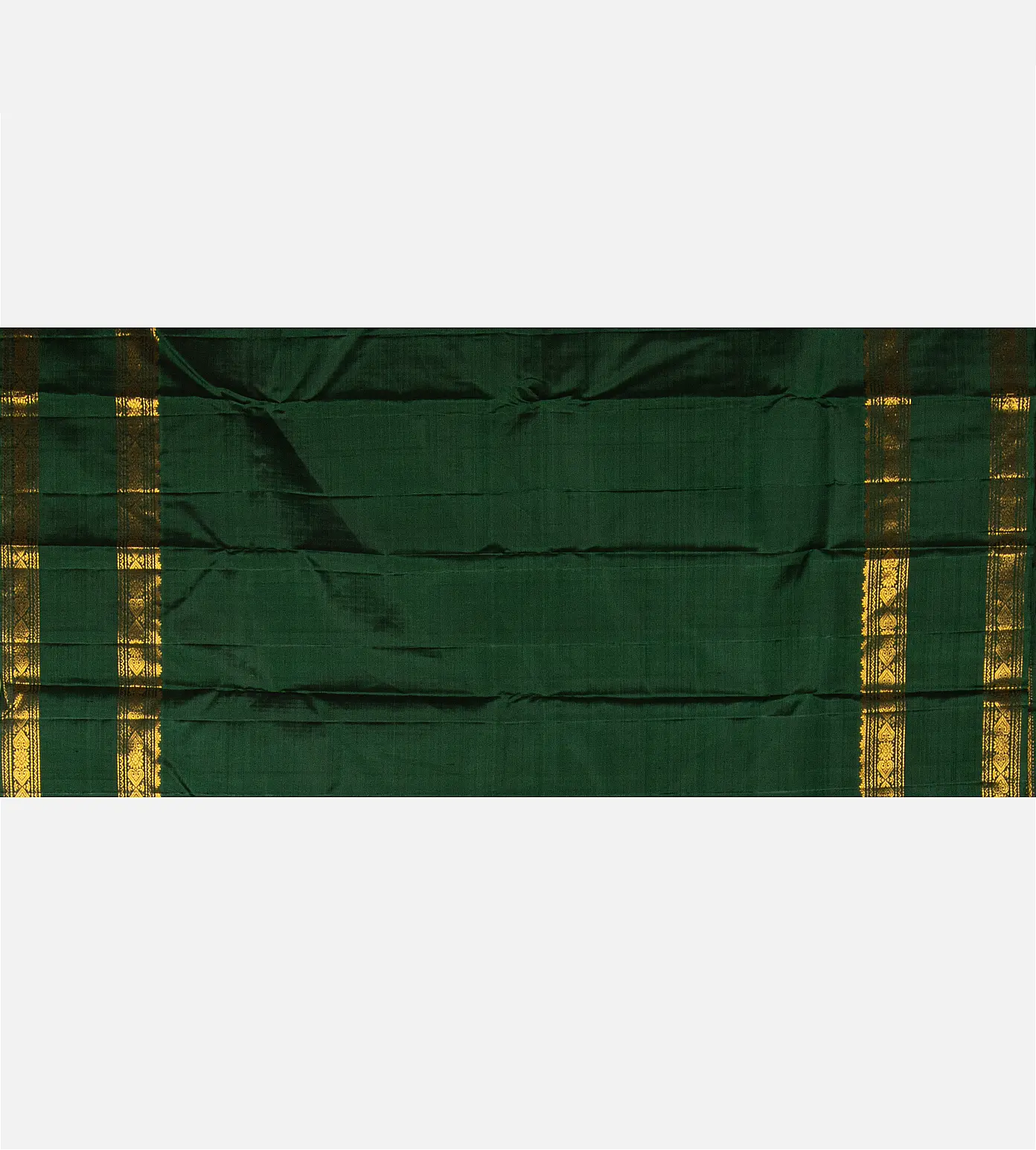 green-kanchipuram-silk-saree-d09123590-d
