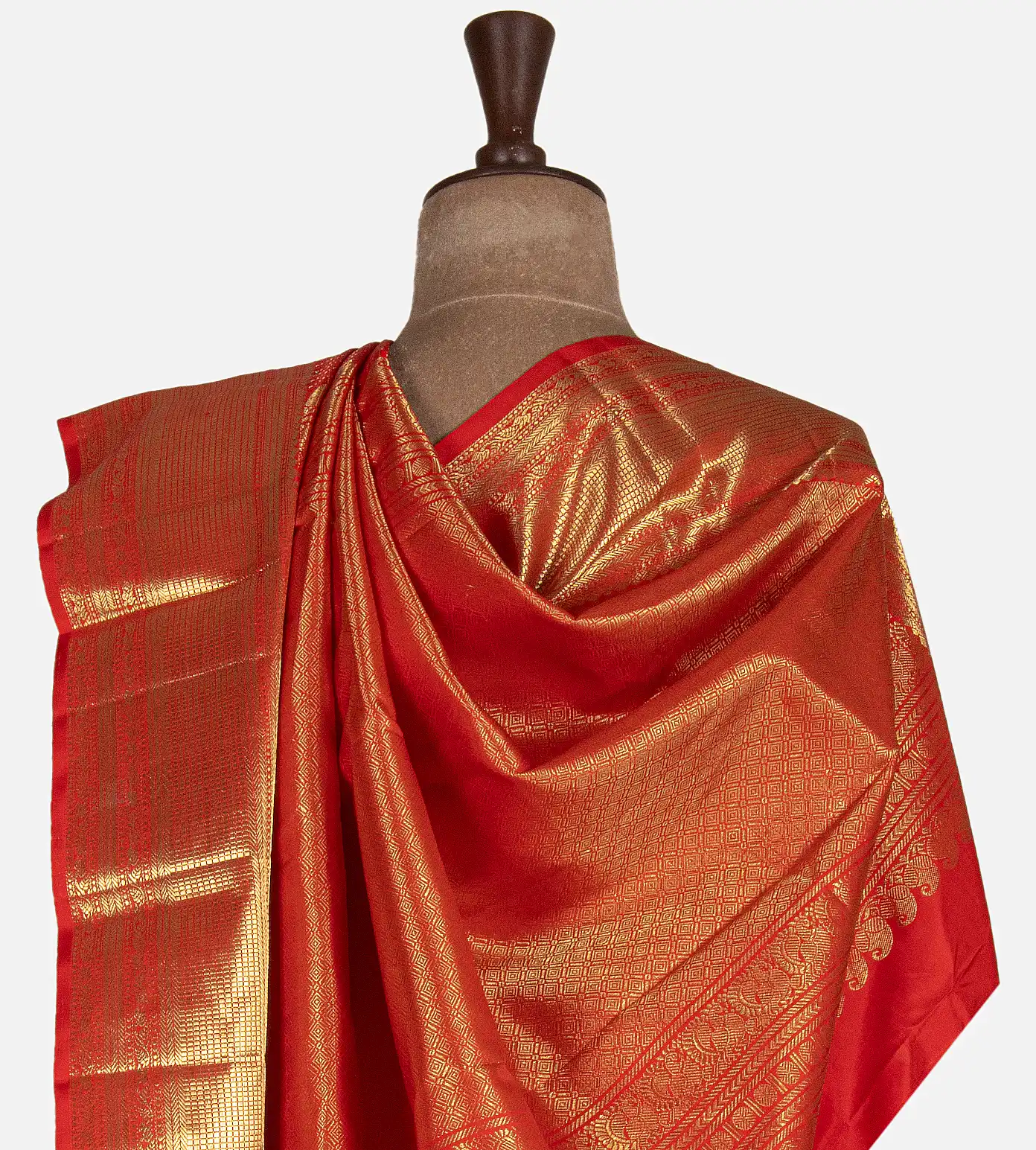 red-kanchipuram-silk-saree-d08120315-c