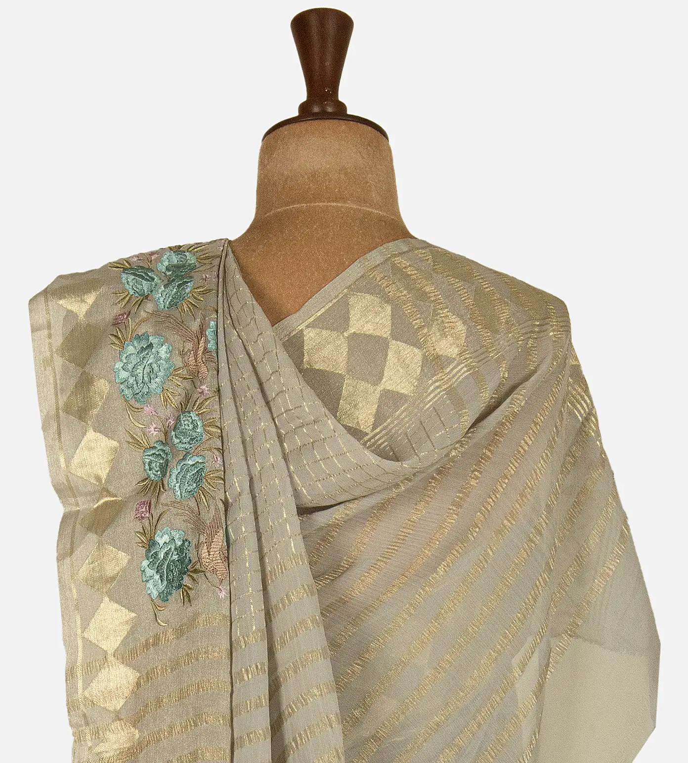 grey-georgette-saree-d09122394-c
