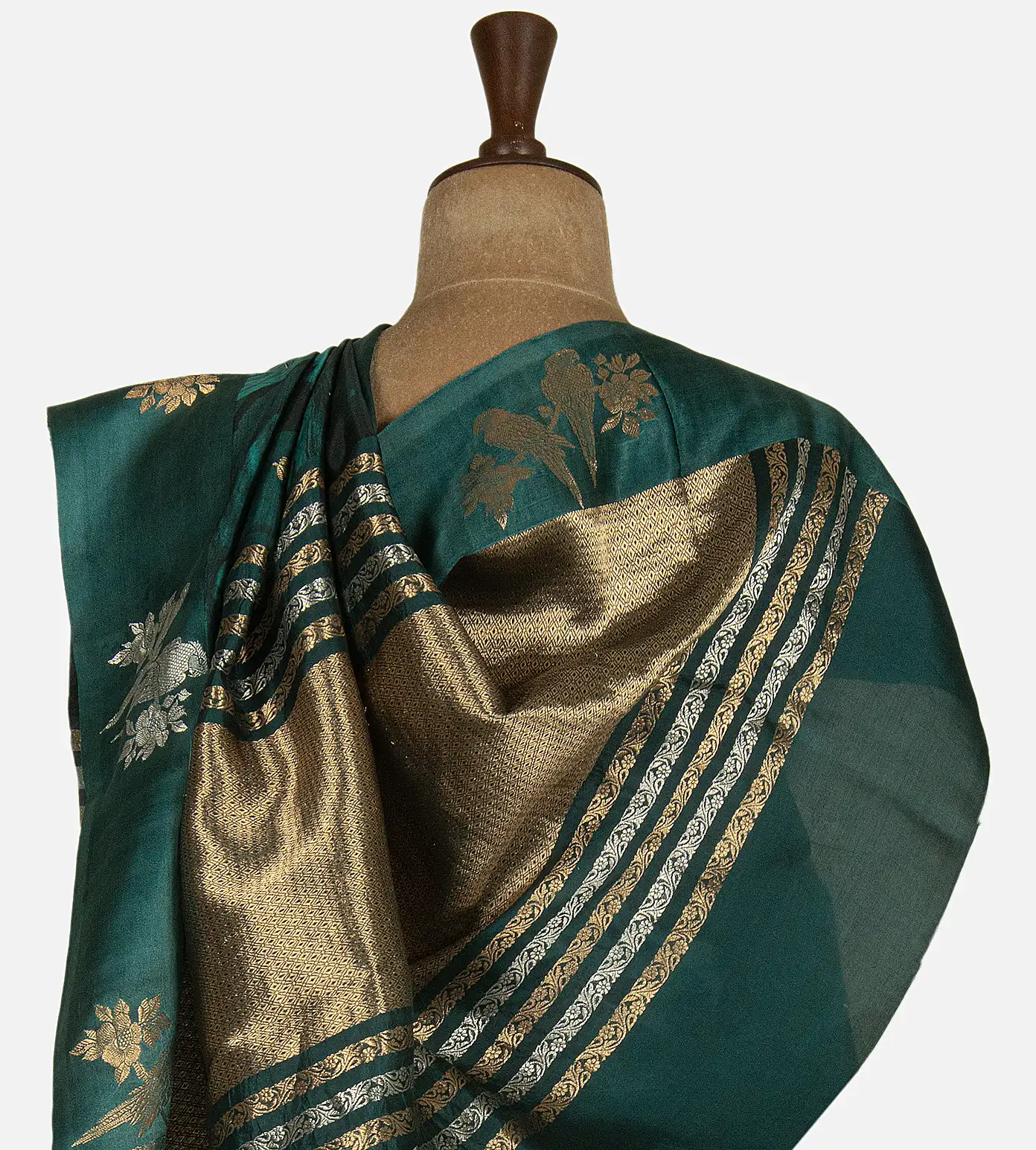 black-banarasi-kattan-silk-saree-d09125601-c