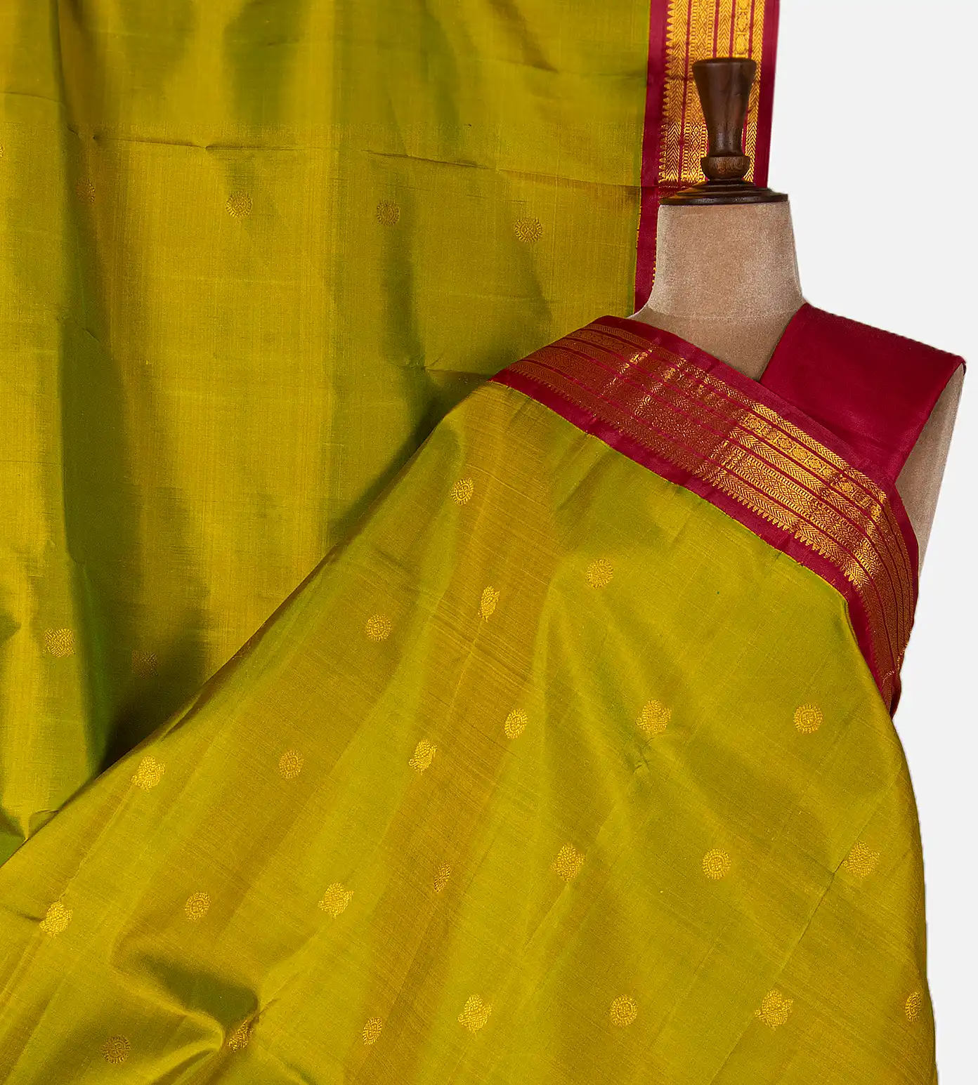 light-green-kanchipuram-silk-saree-d10132582-a