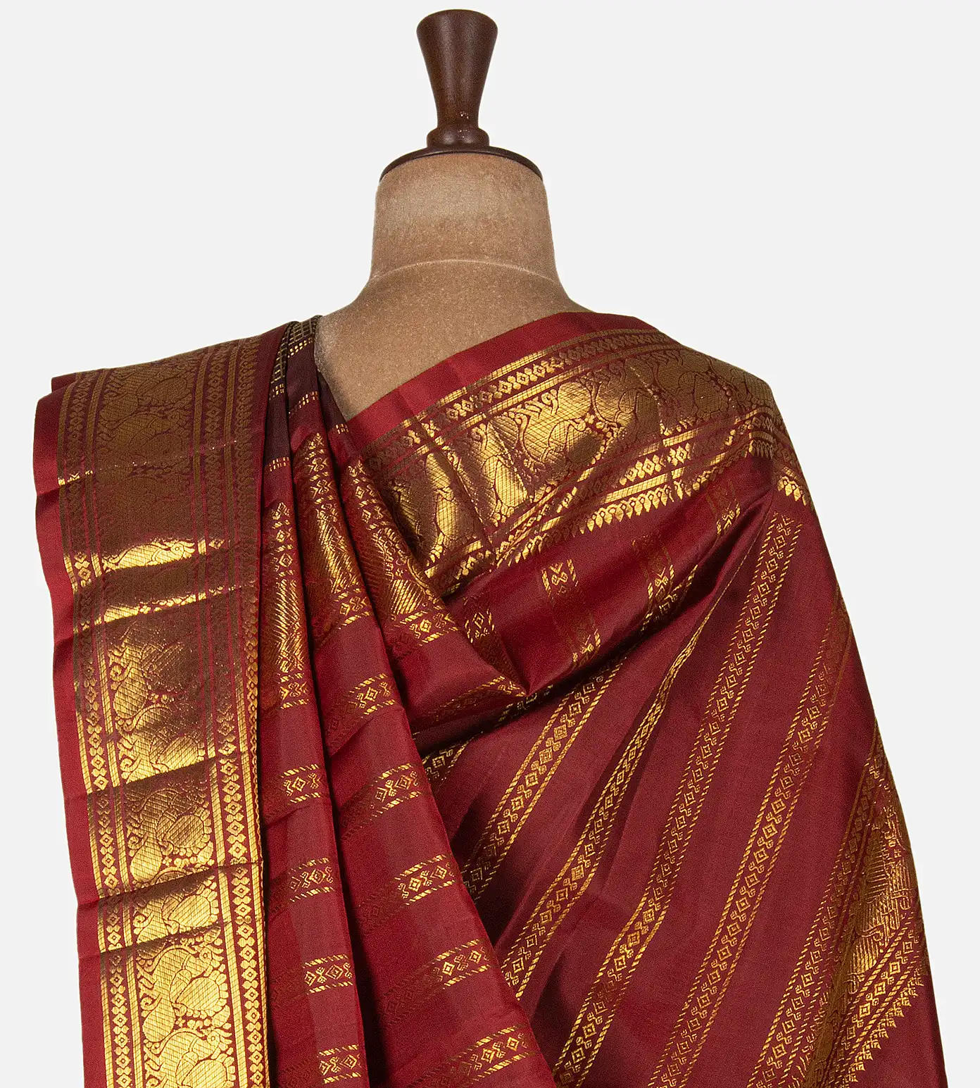 black-kanchipuram-silk-saree-d10132443-c