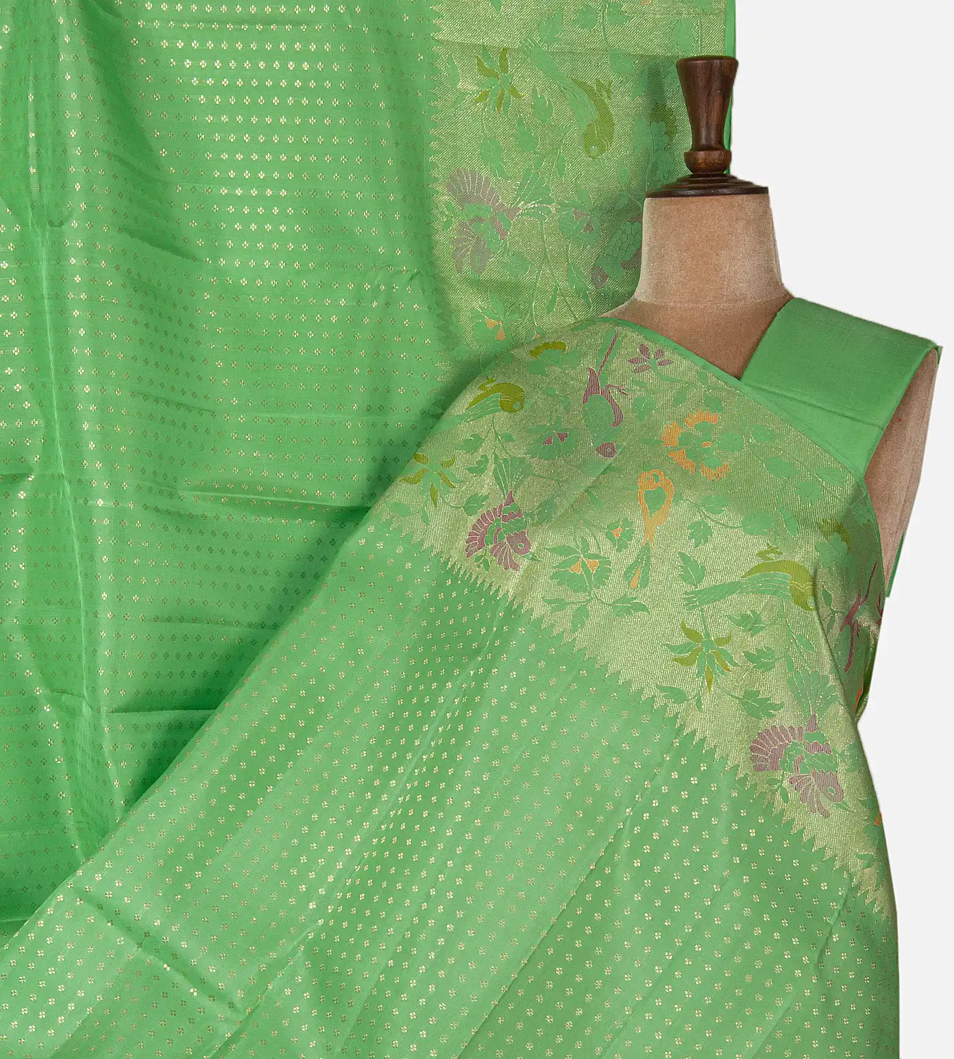 light-green-kanchipuram-silk-saree-d09128639-a