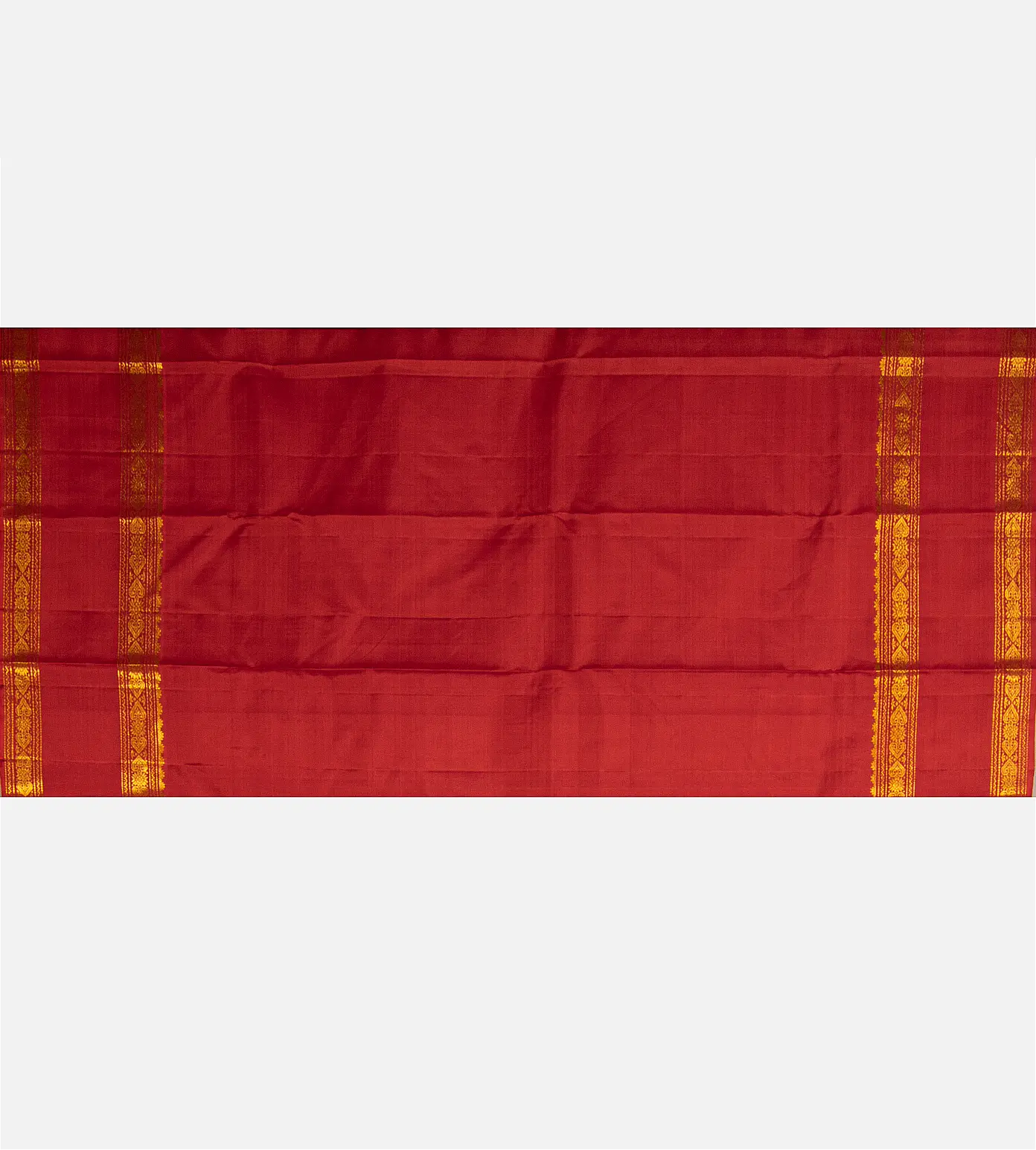 red-kanchipuram-silk-saree-d09123589-d
