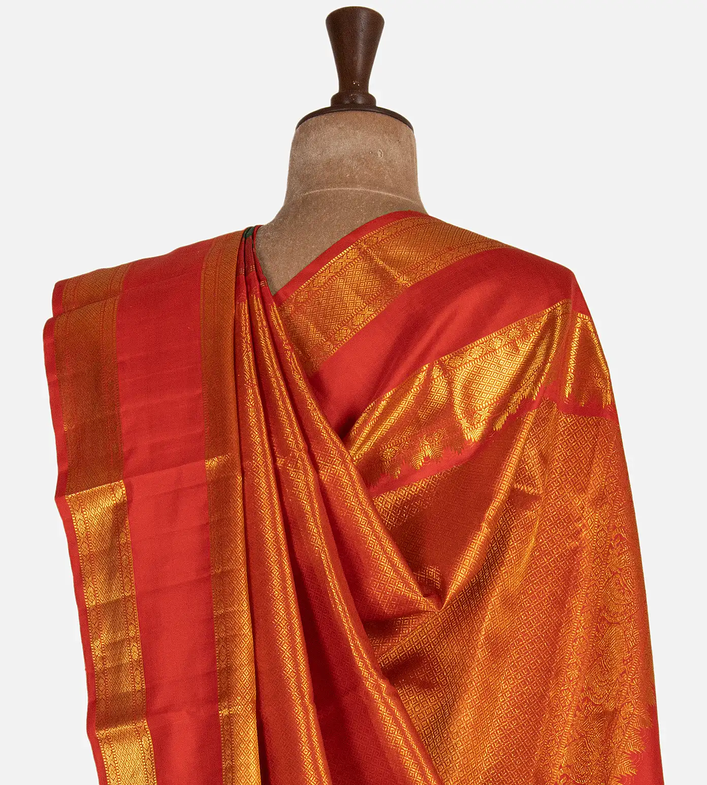 green-kanchipuram-silk-saree-d08116341-c