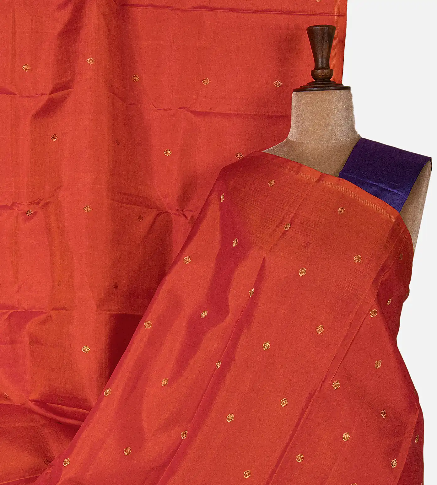 red-kanchipuram-silk-saree-d10132852-a