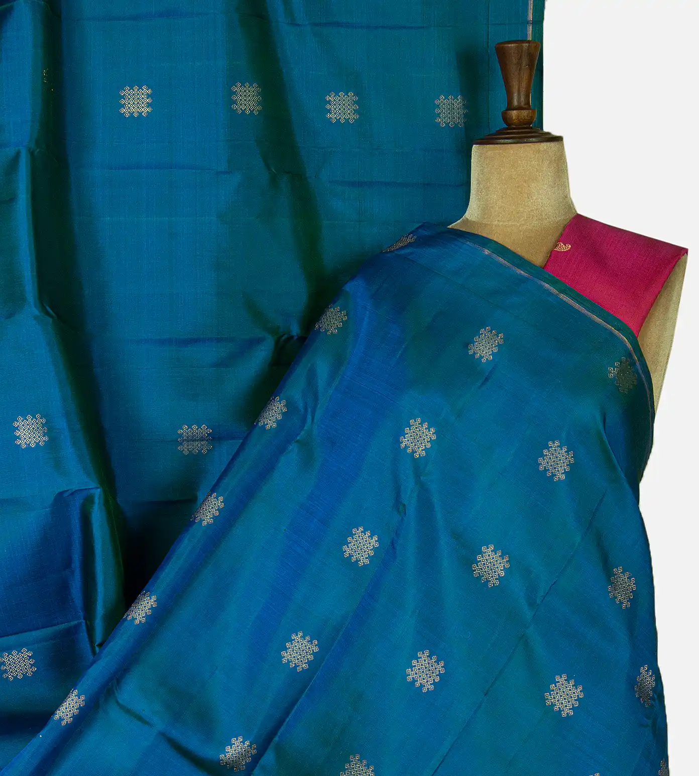 peacock-blue-kanchipuram-silk-saree-d10132861-a