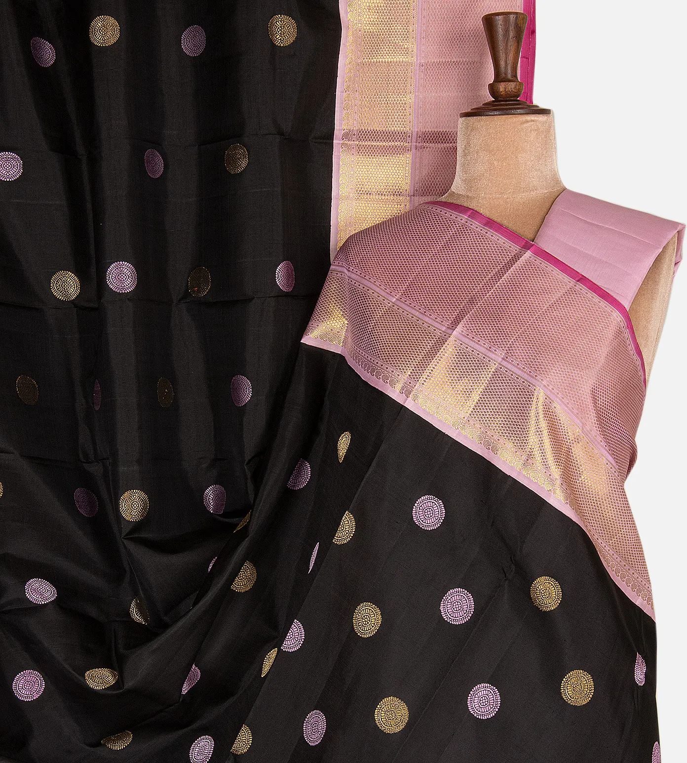 black-kanchipuram-silk-saree-d05106454-a