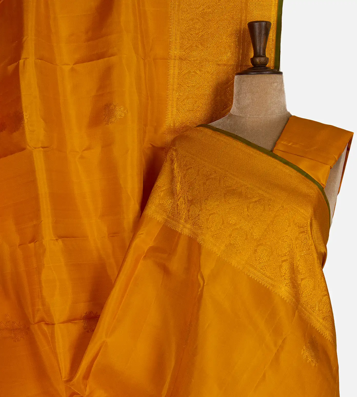 tangerine-yellow-kanchipuram-silk-saree-d10133555-a