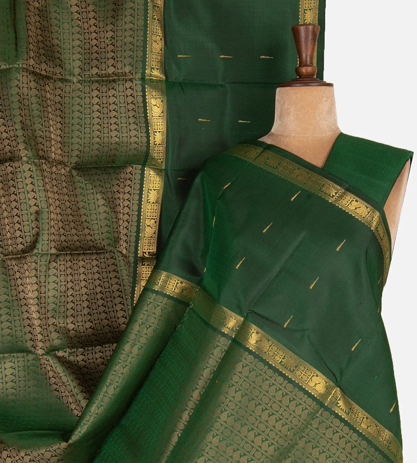 green-kanchipuram-silk-saree-d10133205-a
