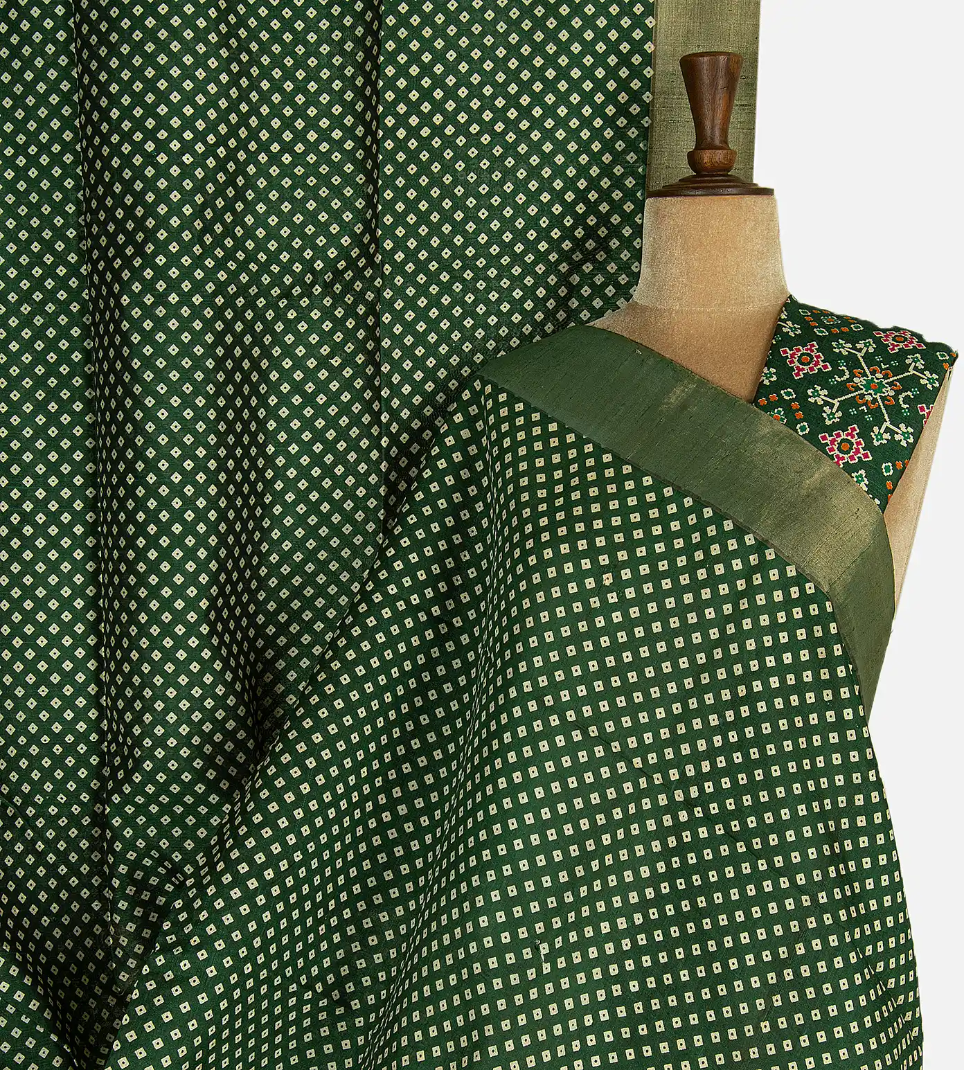 green-raw-silk-saree-d11134681-a