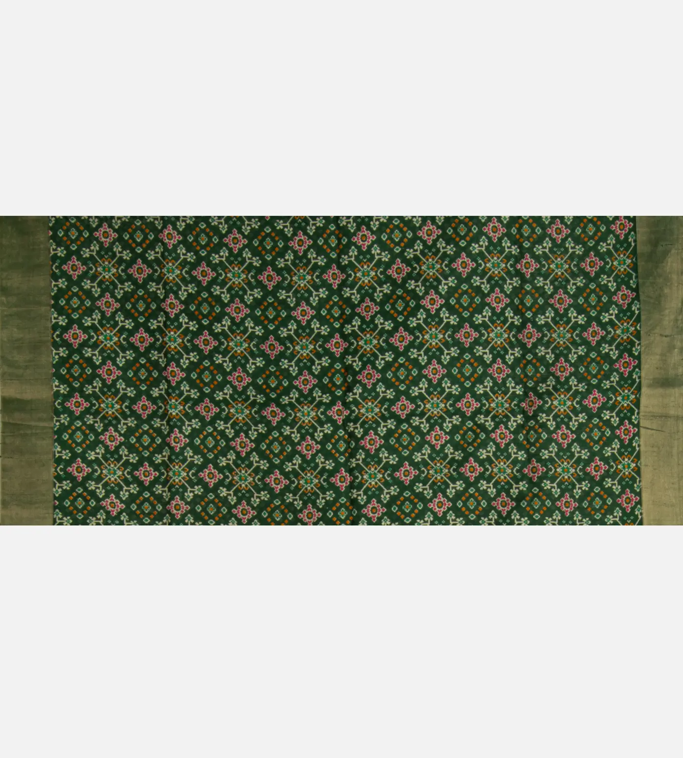 green-raw-silk-saree-d11134681-d