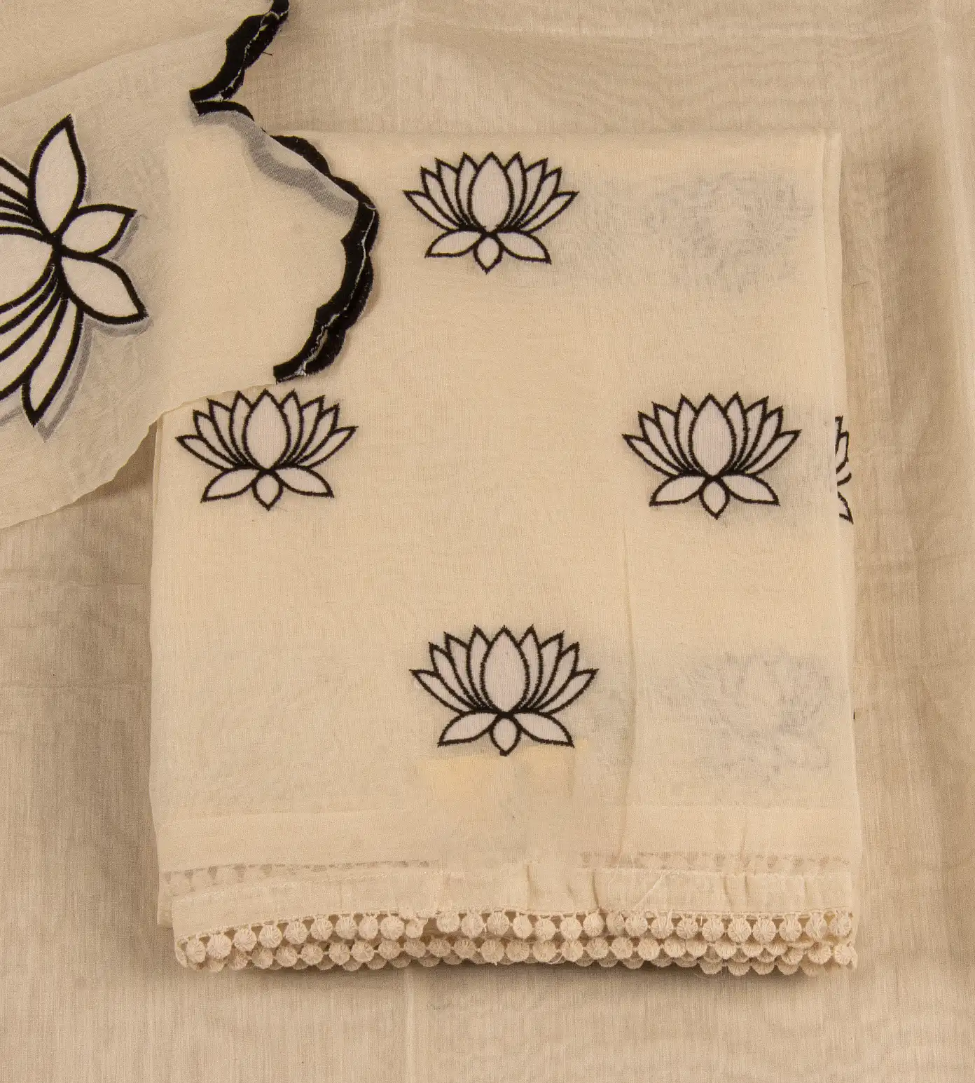 light-beige-mul-cotton-salwar-d09126327-a