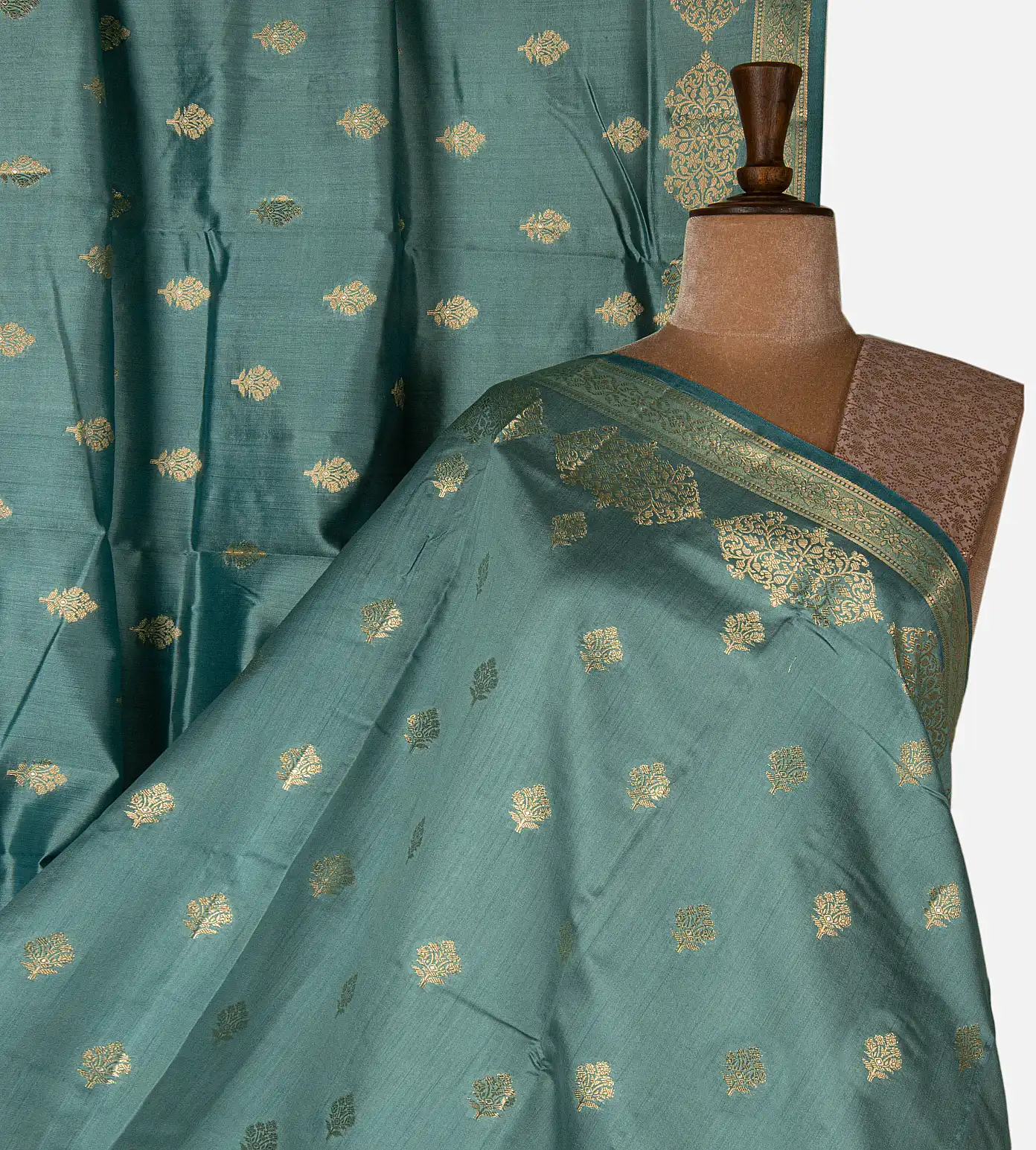blue-chaniya-silk-saree-d09122960-a