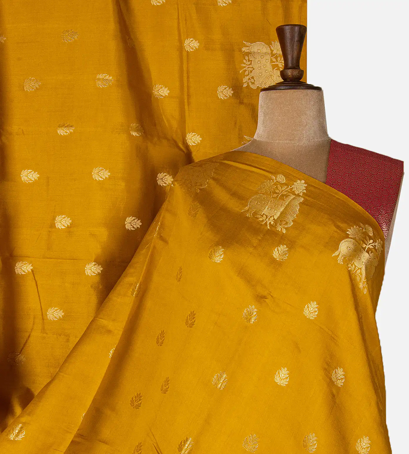 yellow-chaniya-silk-saree-d09123271-a
